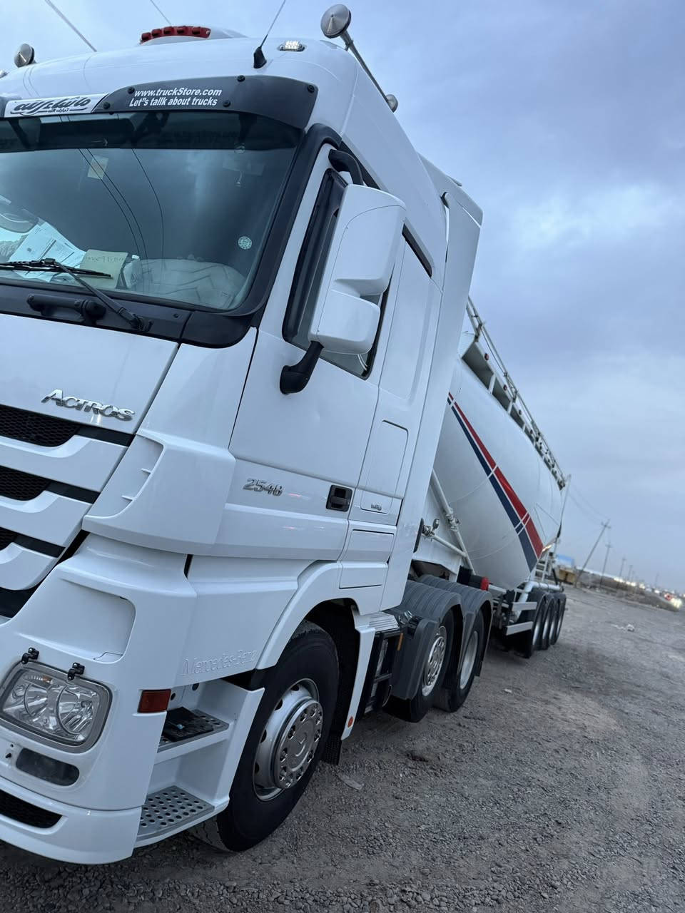 السلام عليكم للبيع اكتروز 2011 والسايلو شالاو 2020السيارة كفالة عامة من كلشي السنوية غير ساقطة تخم تاير الراس والسايلو للاتصال على***********
