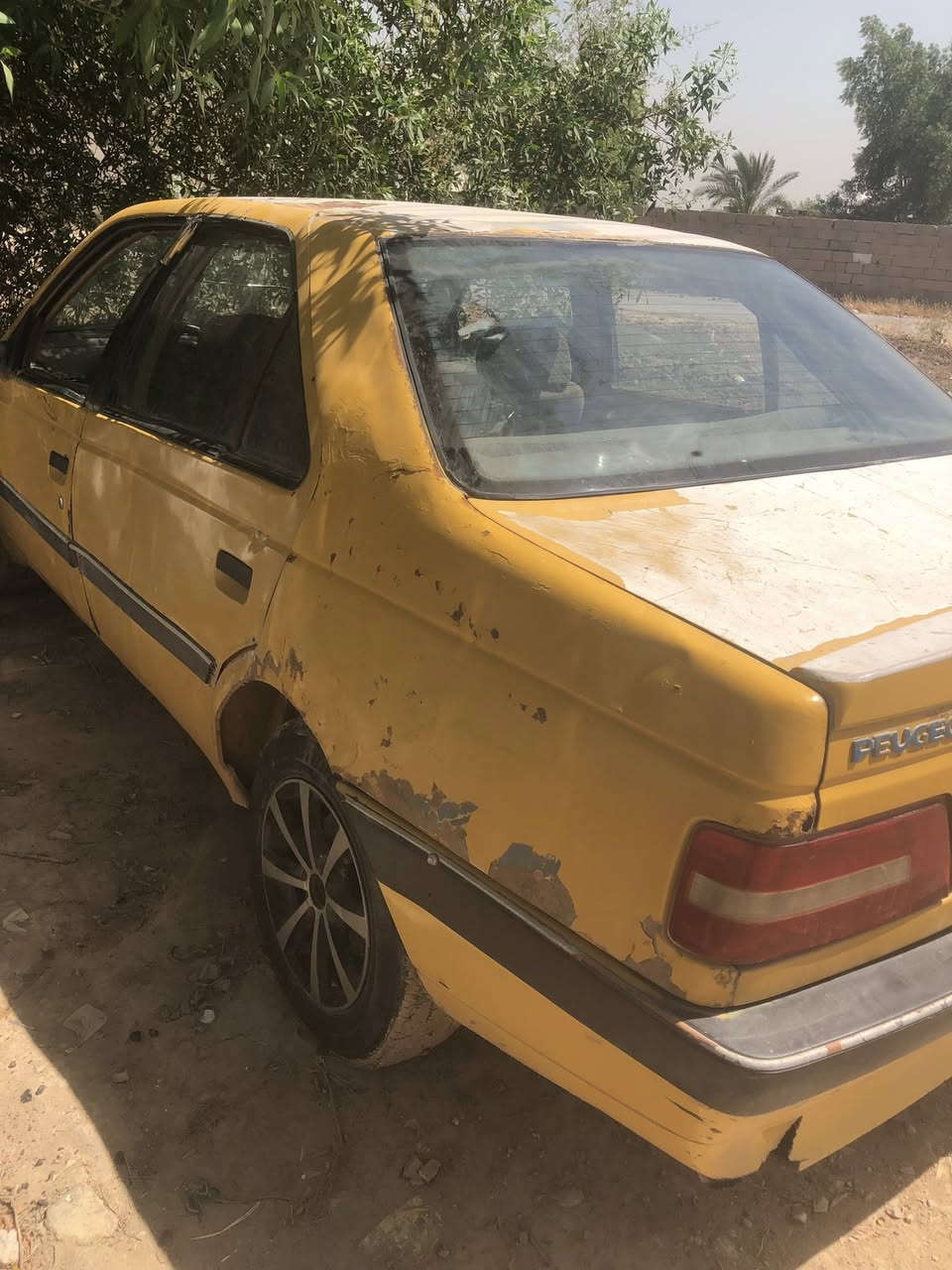 للبيع بيجو 405 رقم واسط 
راعيه ما ندله بيع كوم حديد 
سياره بيه الفلاوين مسحوك 
سعره ٨ وبيه مجال العنوان 
بغداد  ‭٠٧٧٥ ٠٨١ ٤٢٨١‬
