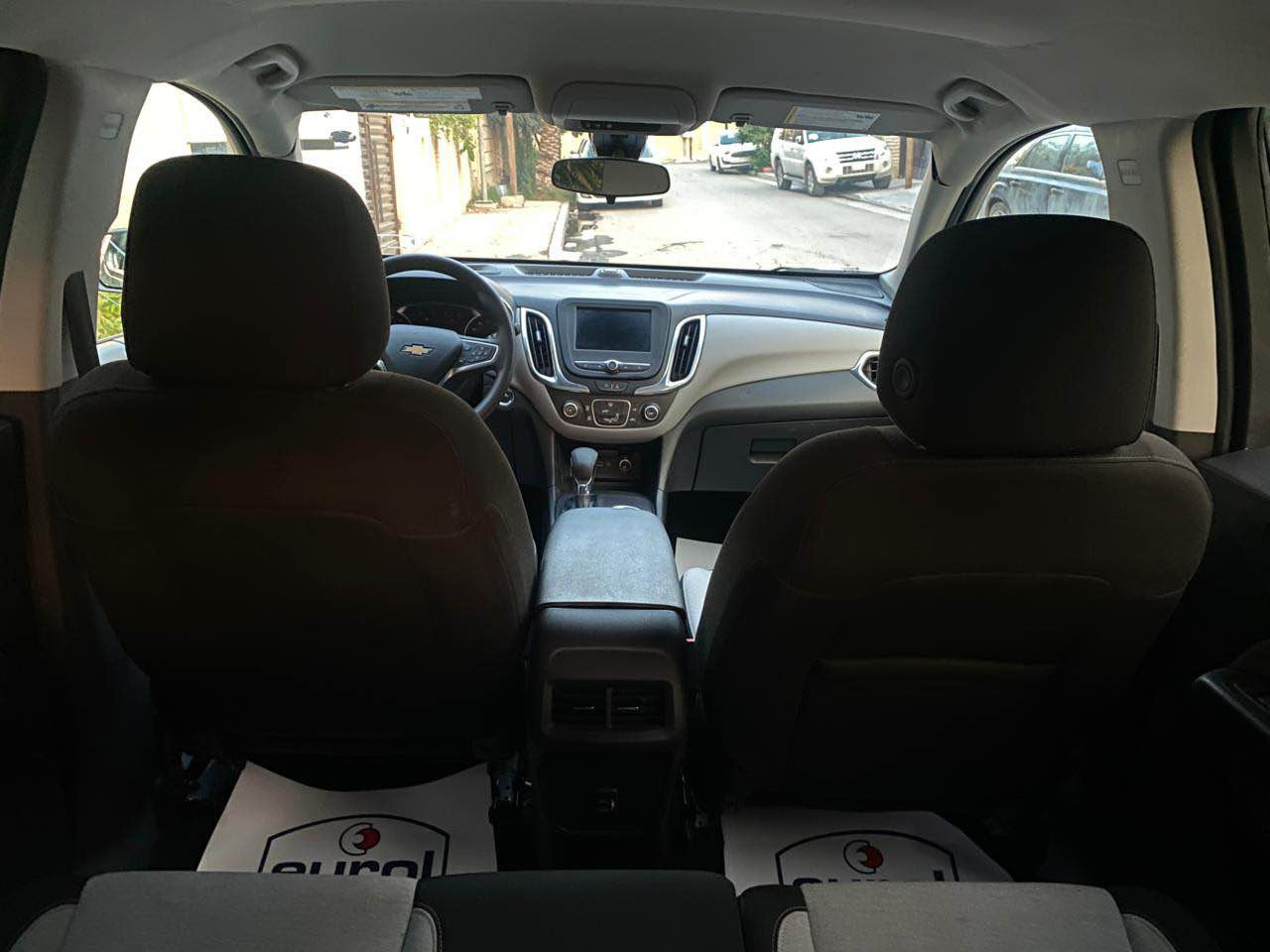 السلام عليكم 
للبيع شوفرليت كوينكس 
موديل 2024
ماشيه 12فقط 
حادث بنيد و جاملغ جهة اليمين فقط
منظومه تبريد راديترات بلاد 
مكينه 1500تيربو 
فور ويل 
سايد بريك بصمه
بصمه تشغيل 
بصمه ابواب 
كشن سائق كهرباء 
اوتو سوت 
مانع انزلاق
تحديد مسار
مود قيادة
السعر   178 مرقم كامل 
مكان  السيارة بغداد
رقم*********** بغداد, العراق
