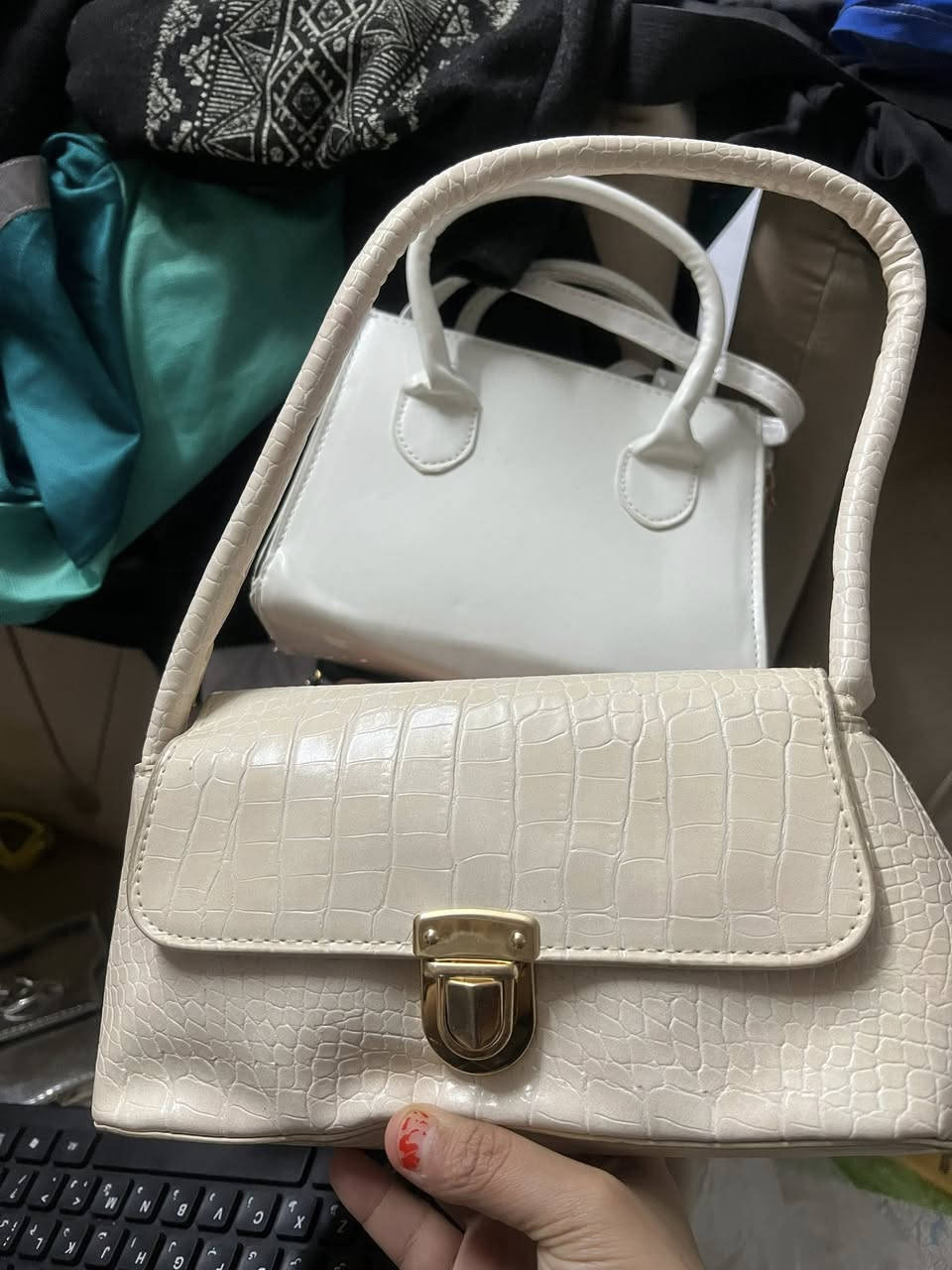 القطعه ب٤


**إذا كنت صاحب هذا الإعلان وتريد حذفه لأي سبب، رجاءا أرسل رسالة إلى الدعم الفني**