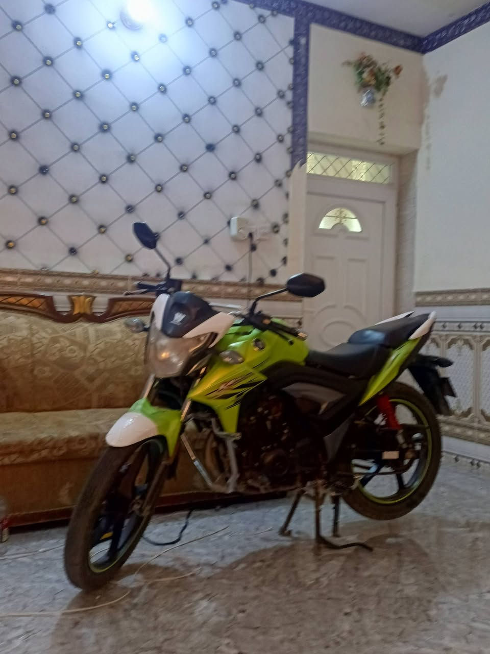 بسم الله هاوجي موديل ٢١مسجل رقم أنبار مكفول من كلشي مطور نضيف ما متعوب السعر ١٤ورقه ونص وبي مجال قليل جداً  ويرهم مراوس بستوته   لتصال على الرقم ***********.  مكلف بأنشر  لا تراسل صفحه أتصل على الرقم
