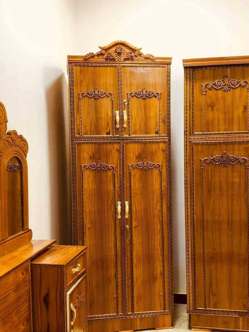 السلام عليكم
غرفة خمس ابواب ملحق
ارتفاع الكنتور 235 سم مع التاج 
الخارج صاج ٤ ملم 
والداخل خشب جام ٣ ملم 
الظهر فتح وشد براغي 
القاعدة بلوك صاج 
السعر (750)   بسعر الجملة وثابت 
ملاحظة / السعر لا يشمل الشد والنقل


**إذا كنت صاحب هذا الإعلان وتريد حذفه لأي سبب، رجاءا أرسل رسالة إلى الدعم الفني**