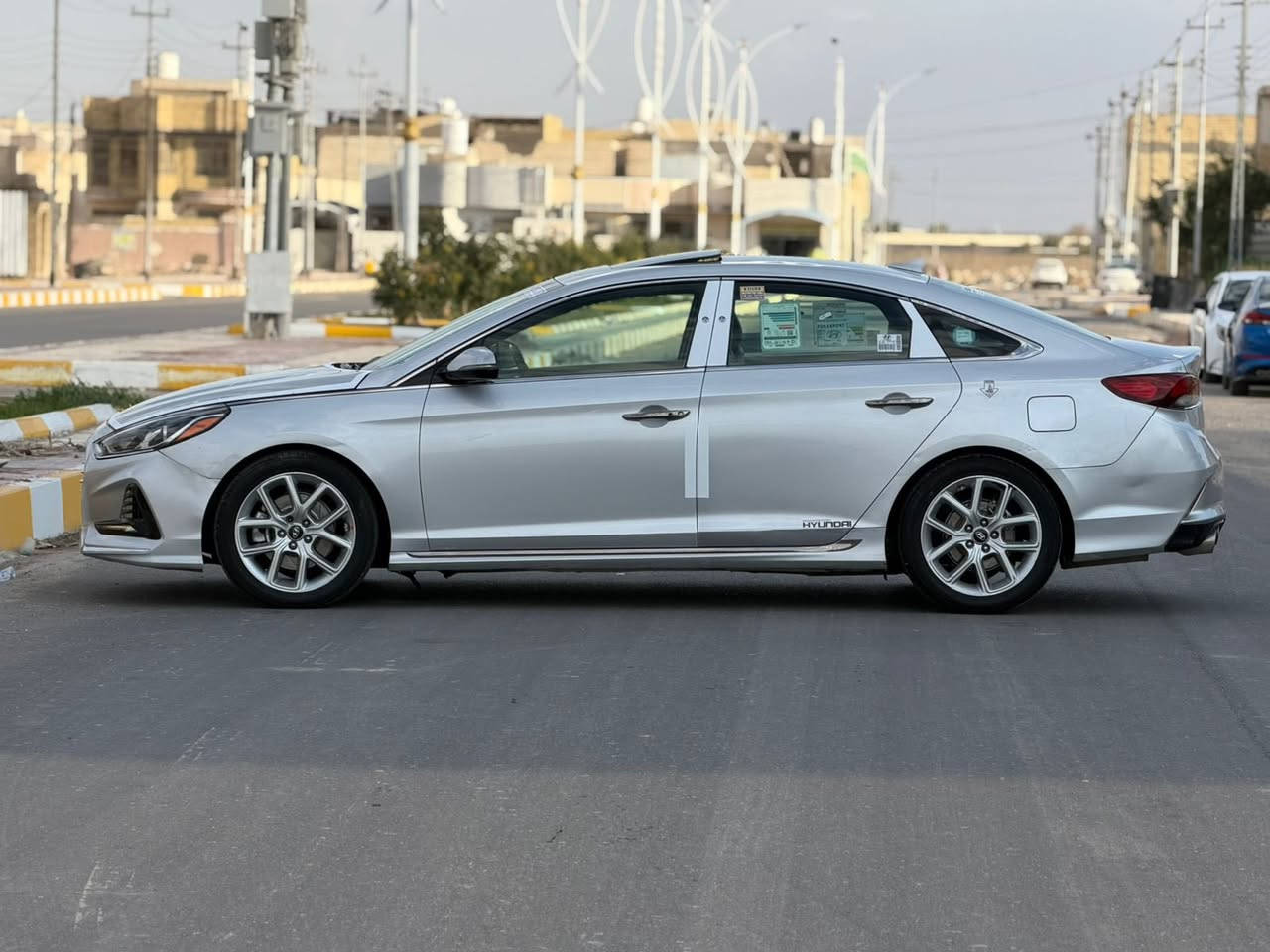 للبيع سوناتا موديل 2018 وارد امريكي 
ضرر جاملغ وبنيد تبديل فول مواصفات 
الاخير 1/1 بصمه تشغيل فتحه سلايت 
اشاير بالمري كشن جلد كهربائي لايت 
زنون ويل كروم السياره جاهزه الاخير
مكينه كير حداده تبريد تدافئه وجديده
المكان ذي قار مركز السعر 125 وبيه مجال
الاستفسار***********
