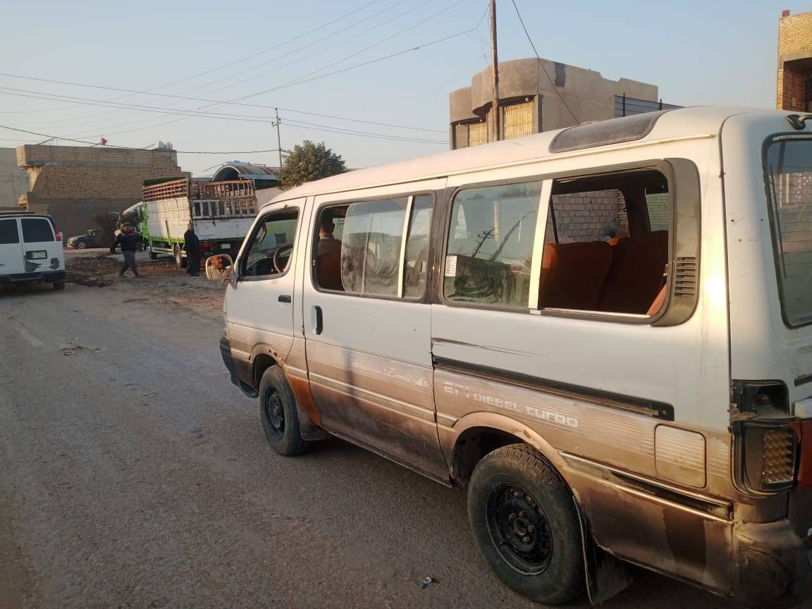 للبيع تويوتا مكرو باص موديل ٩٥ بنزين كير اوتوماتيك ٧ راكب خصوصي رقم بصره الماني محرك ٦ سلندر ونجي حديث سياره جاهزه كير محرك وحداديه وتخم تاير نقصهه كماليات فقط السعر ١٥ ورقه للاتصال *********** مكان السياره بالحله
