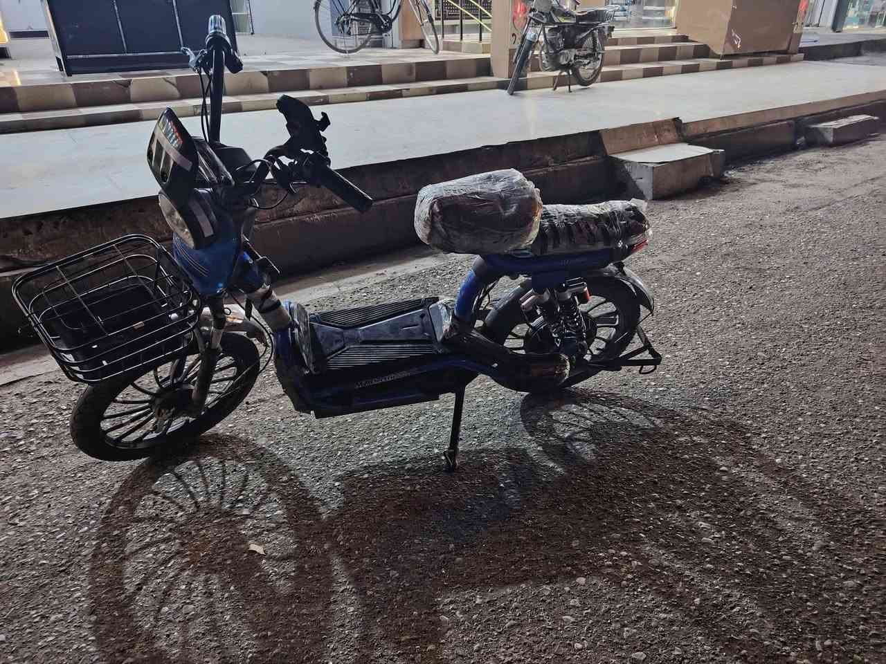 سلام عليكم بايسكل شحن شغال بطاريات موتعبانات اشاير عداد شاشه شغال السعر خاص مكاني كركوك حي العسكري يرهم مروسه حسب القناعه موديل24


**إذا كنت صاحب هذا الإعلان وتريد حذفه لأي سبب، رجاءا أرسل رسالة إلى الدعم الفني**