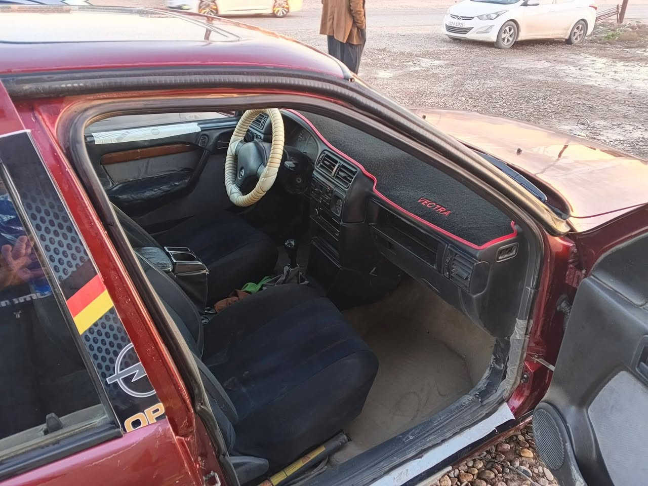 السلام عليكم...فكتره 18 رقم نينوى مصطره شرط التحويل ولوكاله محرك صدر طخم تاير باتري جديد خيسان مصلح بلادي غرفتها ماشاءلله 80%نضافتها والگشر شوف العين *********** السعر 37 وبيها مجال
