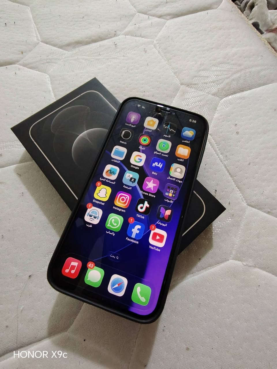 السلام عليكم ايفون 12برو ماكس ذاكره 512 بطارية 70 مبدل فقط شاشه اصليه وكاله والضهر مكسور فقط لا غير السعر 275 وبي مجال بسيط مكاني البصره حي المهندسين ***********
