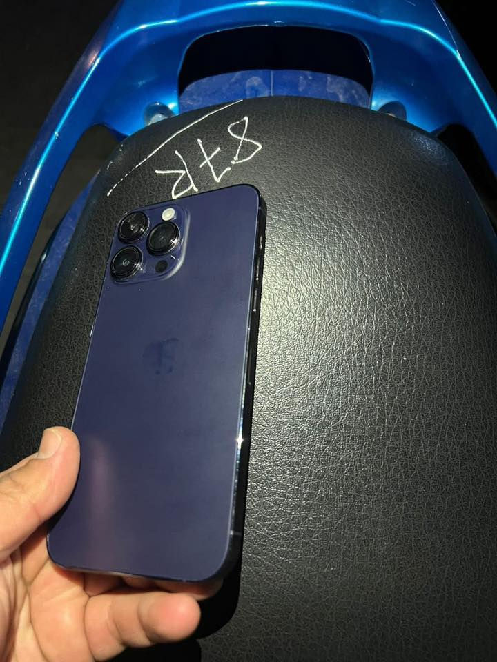 14 برو ماكس للبيع كلشي ممبدل بطاريه 91. السعر 250 تواصل ***********
