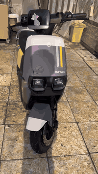 سلام عليكم دراجه شحن جديده كلش 6بطاريات ضد لمي سعر 600رقم ***********
