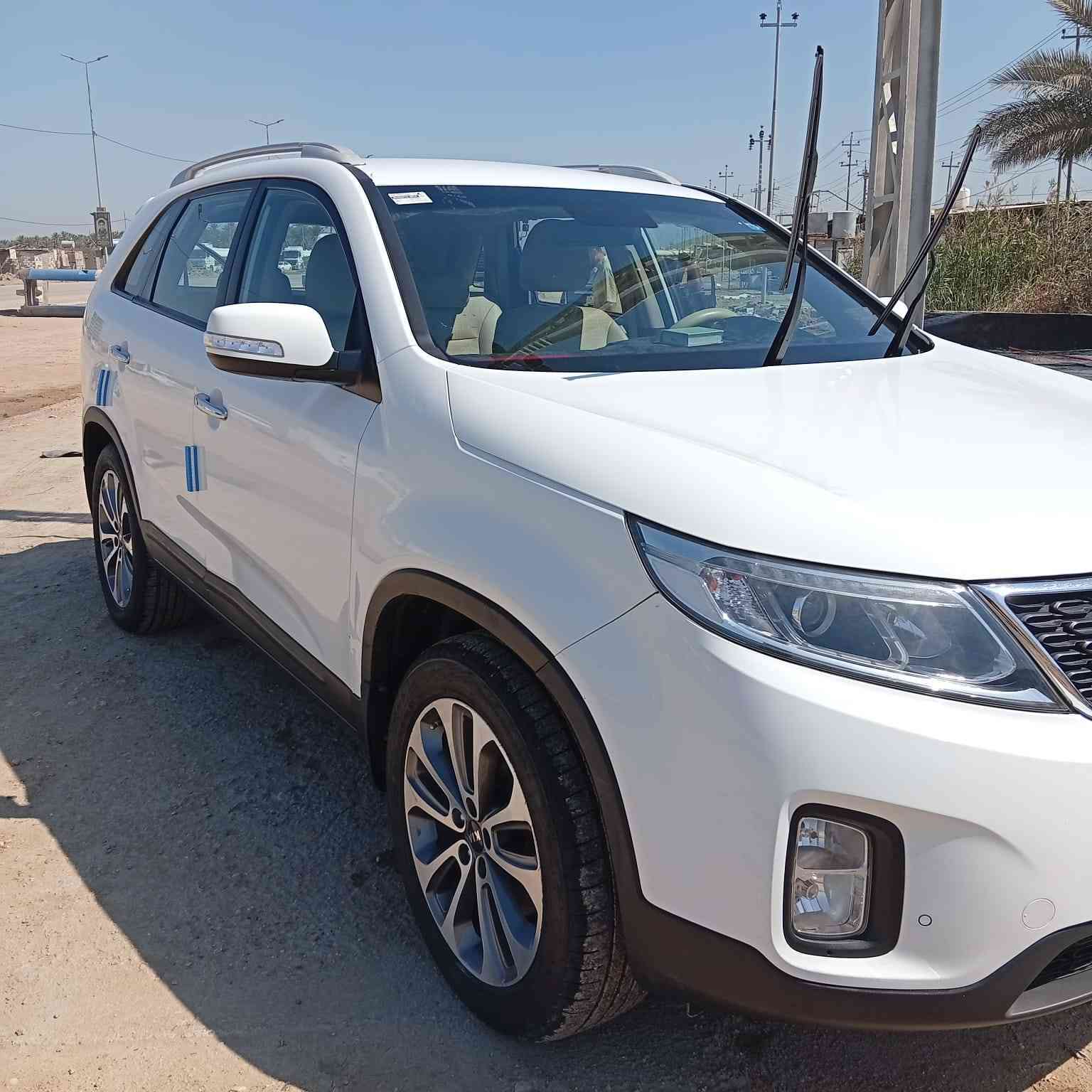 للبيع كيا سورنتو 2015خليجي  فول عدا البانوراما كفاله عامه *********** رقم بغداد مواصفات 6سلندر 7راكب 3 قطع تبريد كشنات جلد كشن  كهرباء مري شفط بصمه
