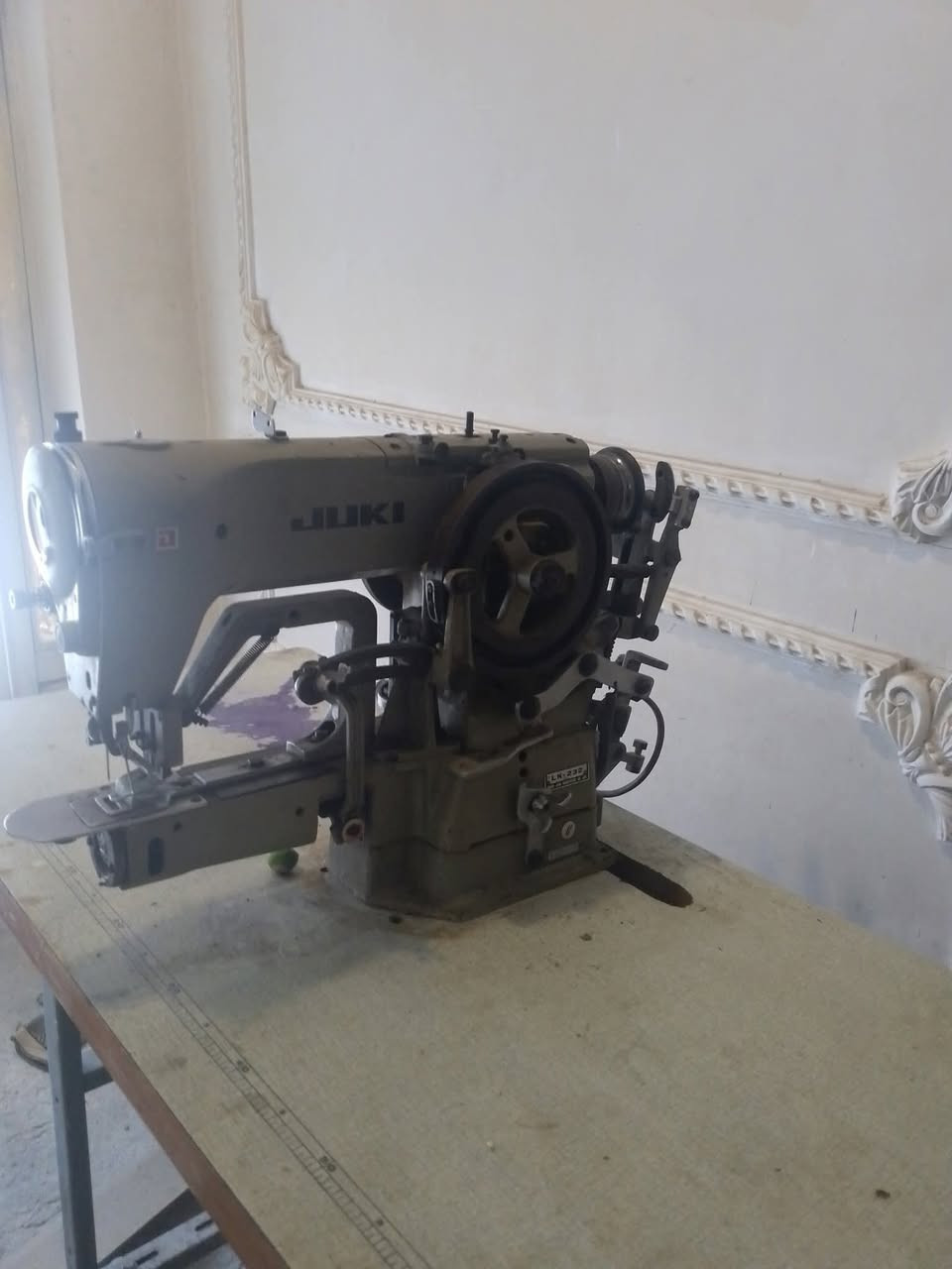 مكينه للبيع  بسعر مناسب الي يحتاجه يجي ياخذه مكاني بلحله
