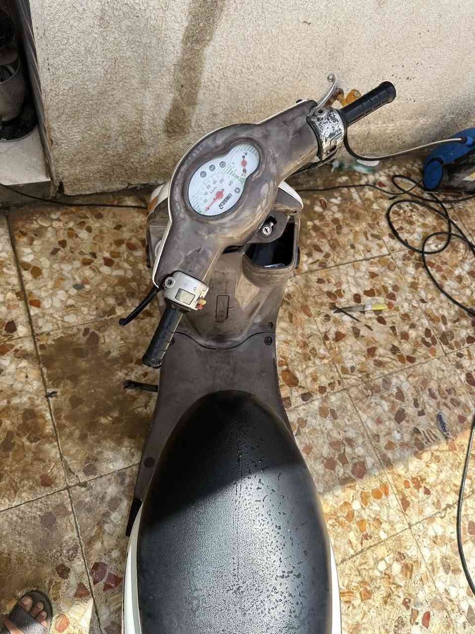 فله للبيع الدراجه كلها بلاد ممفتوحه
دراجه نكره وين ميعجبك تروح تفحص 

السعر ٧٥٠ قفل قفل شراي تصل *********** 

مكان حله

