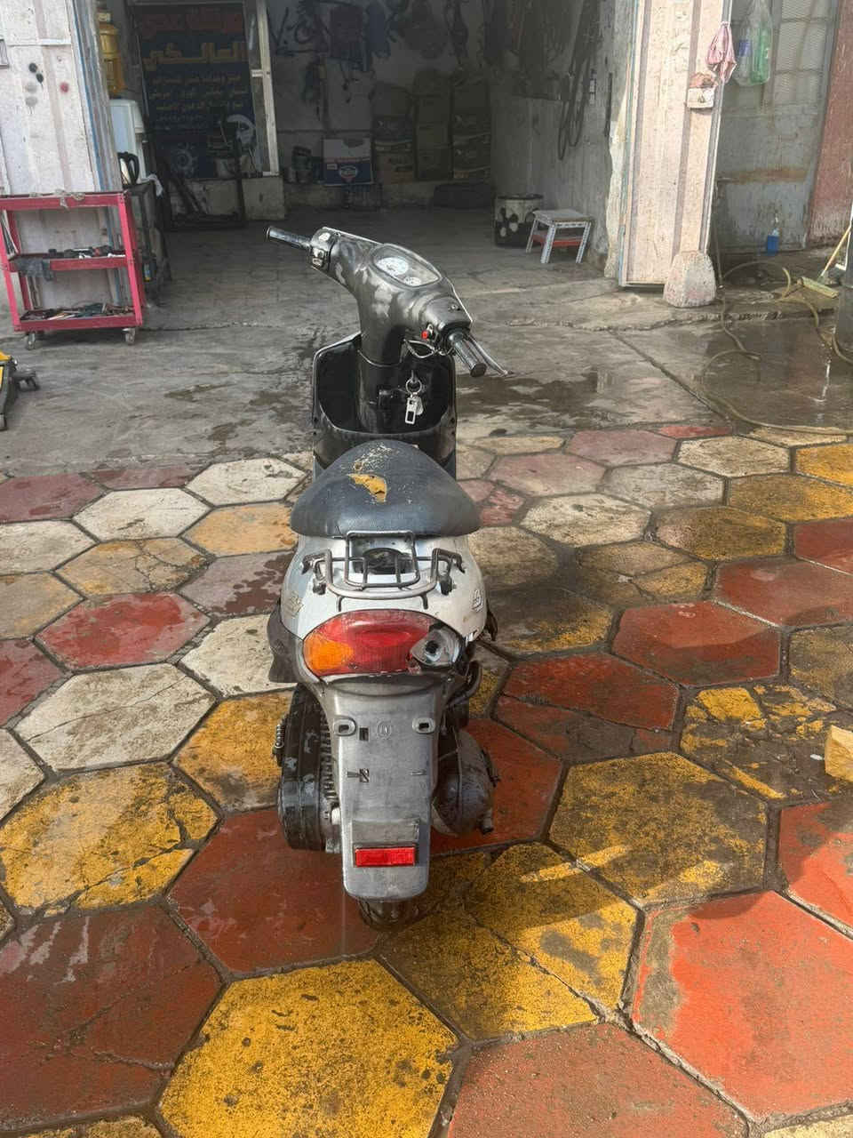 دراجه للبيع
شغاله حلوه كامله 
السعر ٢٠٠ الف
مكان بغداد المعلمين قرب الجمهورية 
الرقم ‏‪***********‬‏ مكلف بل نشر
