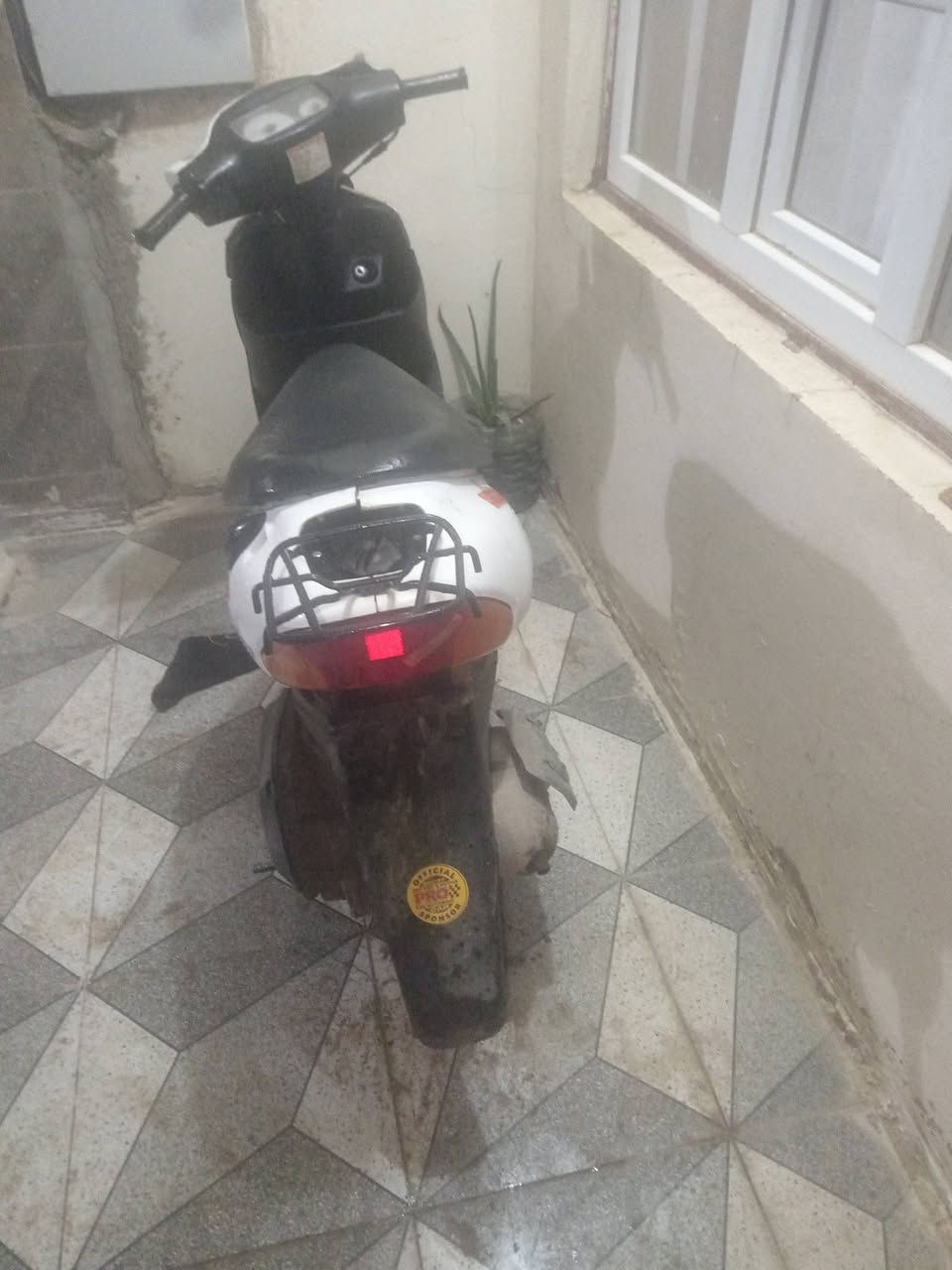 سلام عليكم ساسوكي شغال ويمشي مكينه مافتوحه شرط بس بي صوت يمك بربرن ماعرف مكينه شرط سعره 200وبي مجال


**إذا كنت صاحب هذا الإعلان وتريد حذفه لأي سبب، رجاءا أرسل رسالة إلى الدعم الفني**