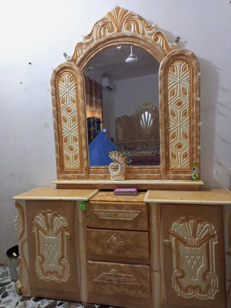 غرفه للبيع مستعمل قليل مو هواي سعر مليون الأستفسار تصال علئ رقم
***********
