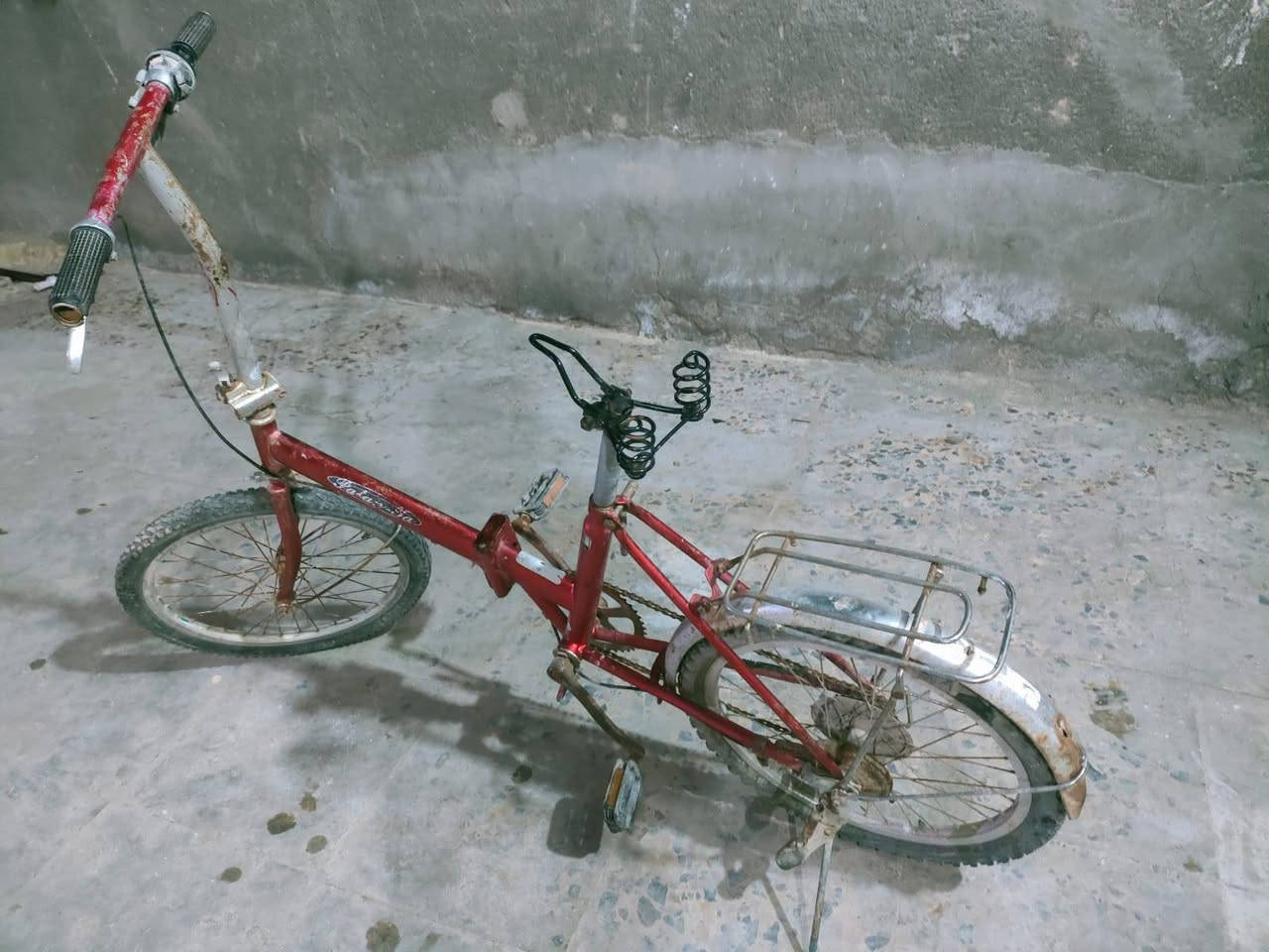 السلام عليكم للبيع بايسكل طباكي السعر 40وبي مجال    مكاني البصره الدير          واتساب ***********9
