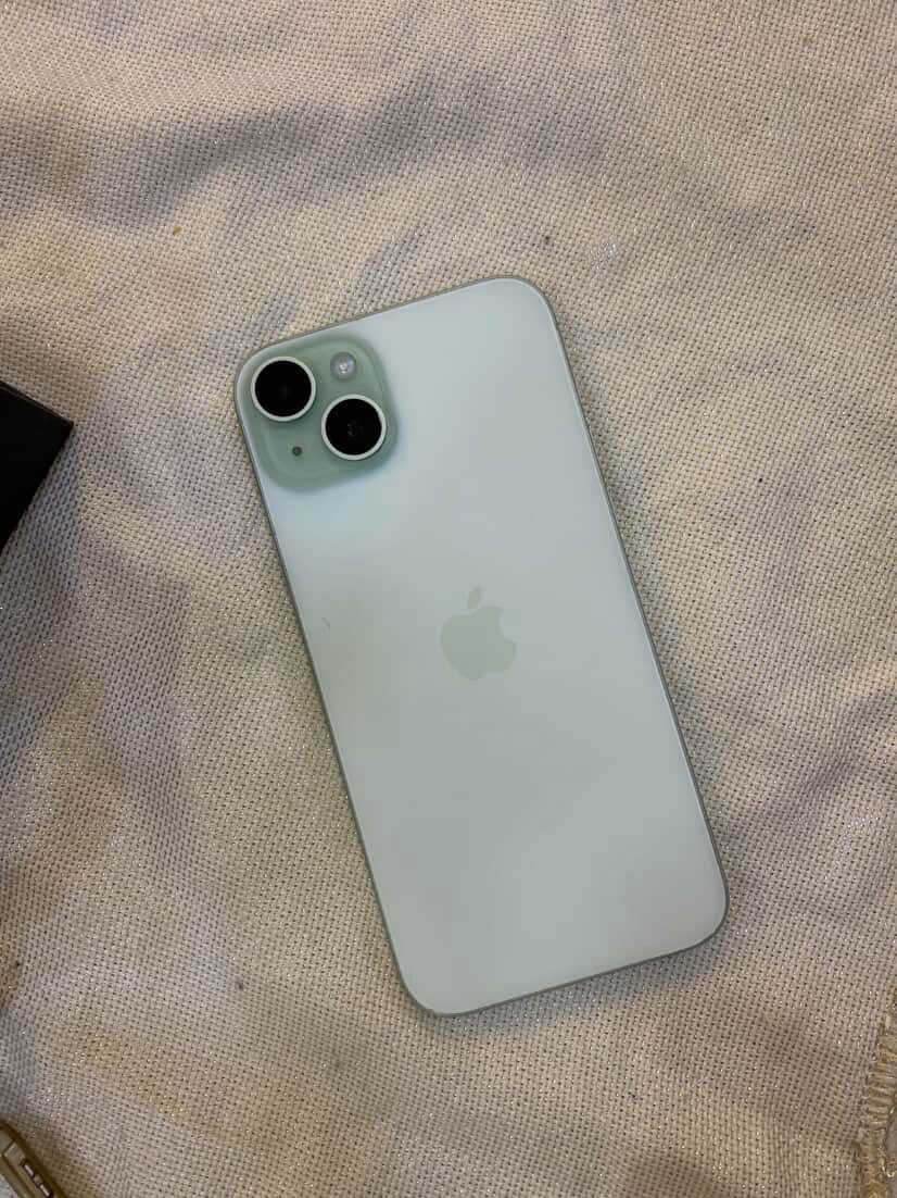 ايفون 15 بلص نظيف كلش
ذاكره 128 
بطاريه 89 مشحون 444 مره 
لونه يخبل الجهاز سعره 730 الف وبي مجال للطيبين 
*********** اتصال وواتساب
