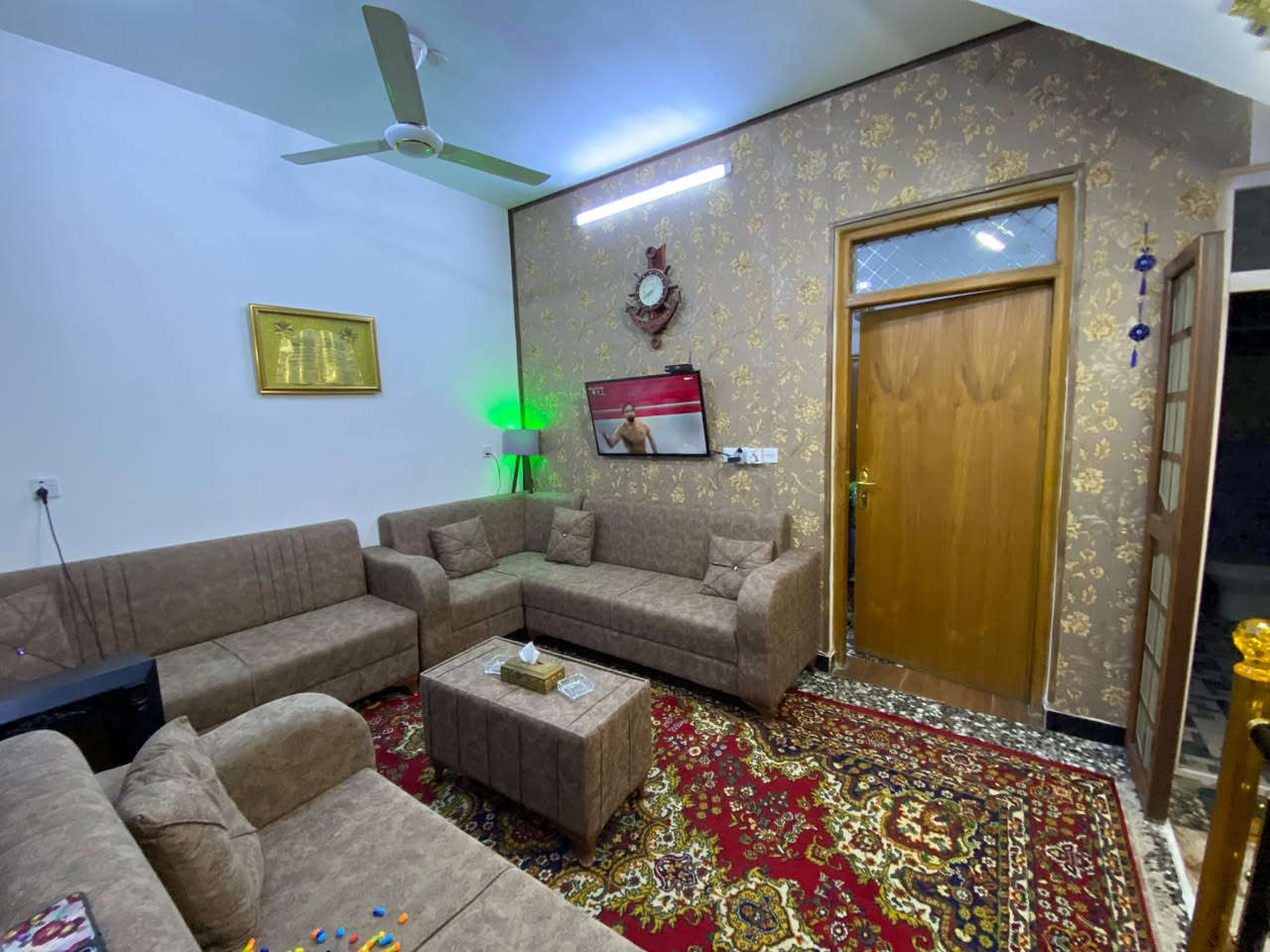 بيت للبيع بناء جديد زراعي الشالجية الطابق الارضي صاله وغرفة نوم ومطبخ معزول وصحيات ط الثاني 3 غرف نوم وصحيات
***********
***********
