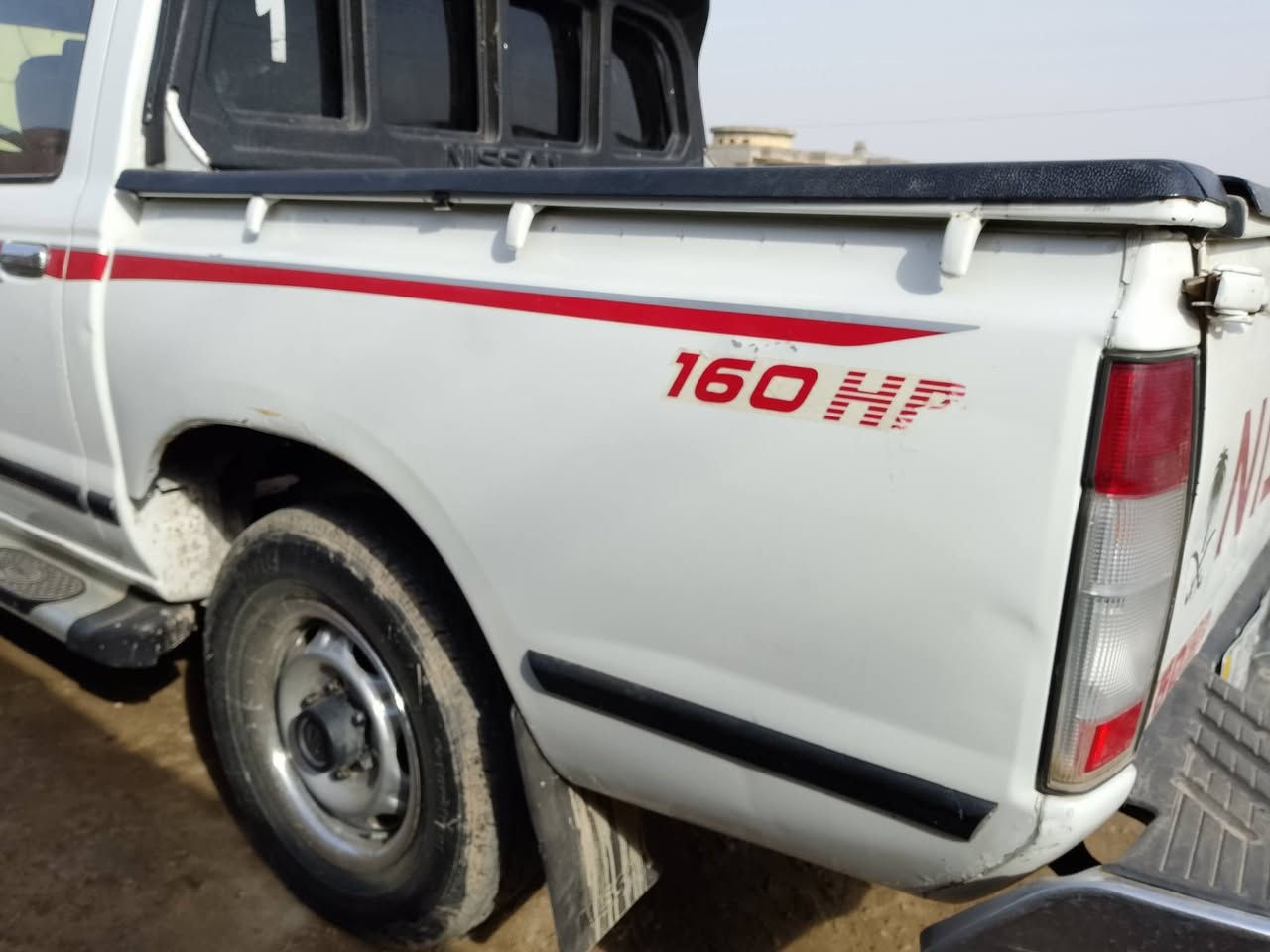 السلام عليكم ورحمة الله وبركاته نيسان بيكم مديل 2013 سياره مال جناي بيه شخوط قليله سياره حلوه تبريد شغال 
*********** السعر 126 ورقه
