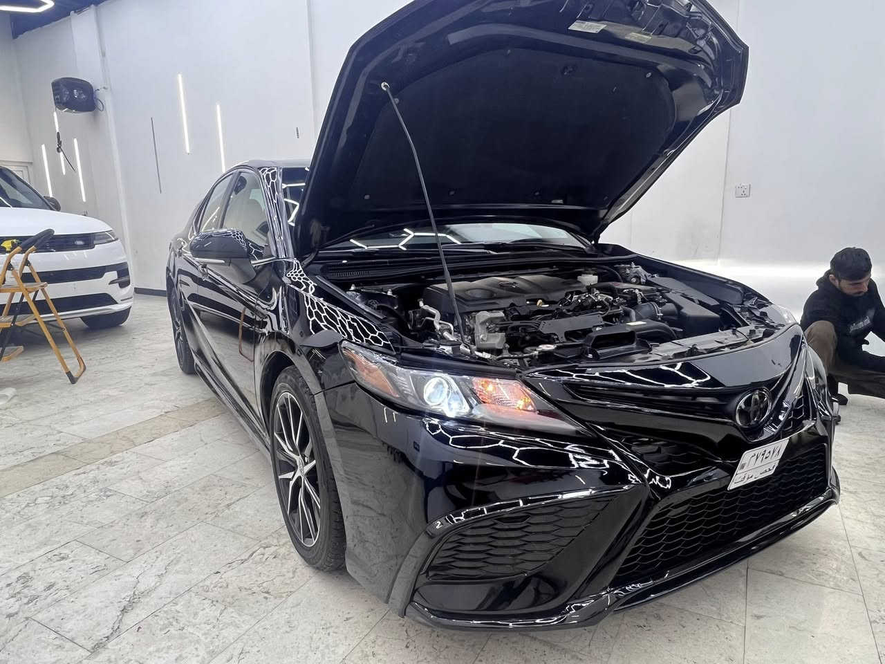 السلام عليكم 
كامري se
23 model
مواصفات معروفه
بدون صبغ بارد بيه بس
سعره ١٥٩ ورقه اخو البلاش
بدون لوحات تترقم جميع المحافظات 
للاستفسار 
***********
