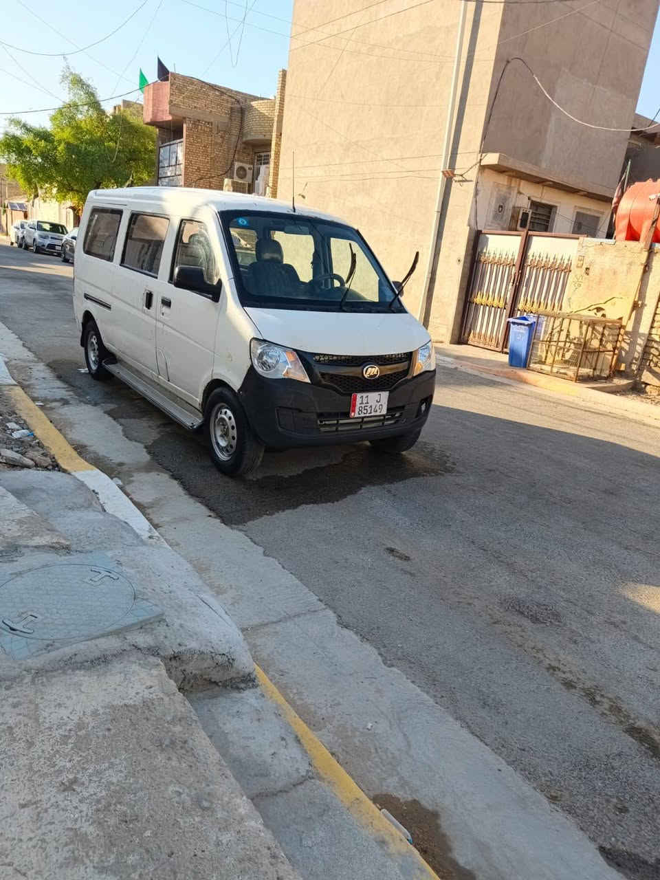السلام عليكم 
نيفان للبيع بأسمي رقم وسنويه جديد مصفره غرامات 
سياره جاهزه مكينه وكير تايرات ***********
السعر 33 وبيه مجال
