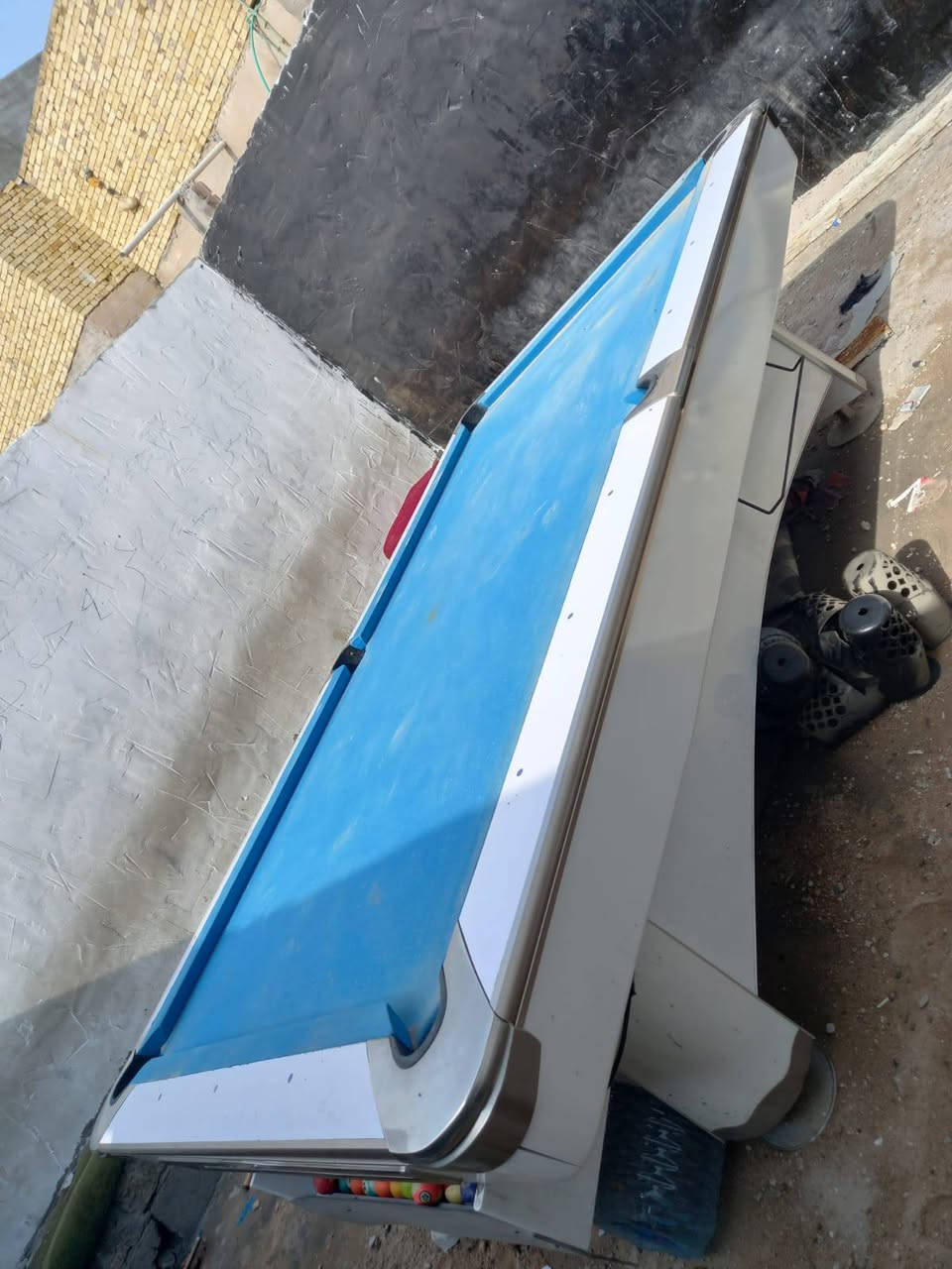 ميز بليارد للبيع اصلي وحديث تجي وتشوفه بعينك اخذته جديد صار خمس تشهر من اخذته وصارت مشكله قبل كم يوم تقريبا وشلنه الغراض كلهن حته صطح بقه بس الميز فا طكه الهوه وترب شويه ماحبيت ابيعه لان رزقي عليه بس مالكيت مكان ورايد ابيعه بمليونين والله شاهد عليه ورسوله ماخذه ب3350 قبل خمس تشهر اخذته هسه تجي وشوفه بعينك شلون جديد بس تمسحه يرجع جديد والشراي واليريد منه خبزه يشتغل بيه يجي ويشوف بعينه احسن لان من راح ايشوفه راح ايعجبه اكثر وهاذ رقمي *********** ومكاني بثره قبله الأربع تالاف ليريد يراسلني واتساب ومن يجي يدلل
