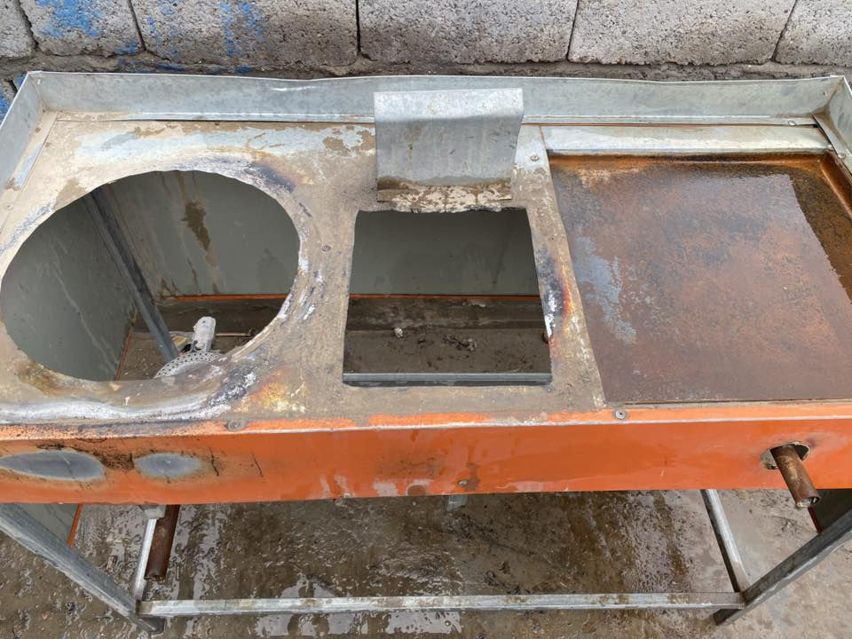 سلام عليكم 
البيع غراض 
مطعم 
طباخ ثلاث عيون 
طباخ عدد ثنين وشوايه هيركر
شوايه كص 
كلهن شلع 
450 
بيهن مجال

رقم 
***********
دوره عرب جبور
