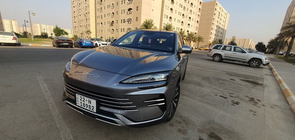 BYD سونج بلاص خليجي وكالة شركة NAT للبيع 
مرقم اربيل وجاهز
وارد خليجي شركة بي واي دي اربيل 
ليبل من المصنع مكتوب مصنعة خصيصا ضمن مواصفات GSO يعني مواصفات دول الخليج العربي 
اللون رصاصي 
مرقمة وجاهزة اربيل 
محرك 1500 تيربو جارجر  dmi 
دفع امامي FWD
ضمان السيارة ٦ سنوات او 150 الف km 
ضمان البطارية 8 سنوات او 200 الف km 
سبير موجود 
بانوراما 
كامرات  360 درجة 
رادارات 
حساسات أمامي خلفي 
مخرج الشاحن type 2 
تمشي بالشحن 90 km فعلي 
كرسي السائق كهرباء 
نظام السيستم عربي أوامر صوتية كلها بالعربي 
بصمتين وكارت 
دخول ذكي 
كل المواصفات بيها
السعر 33 مليون 
شرط تحويل مباشر 
للمعلومات
 00905616145162  واتساب فقط 
اتصال
***********
ملاحظة 
اخوان سعر السيارة بالشركة 32 مليون 
والرقم 2.250 مليون يصير سعرها من الشركة 34.250 مليون
