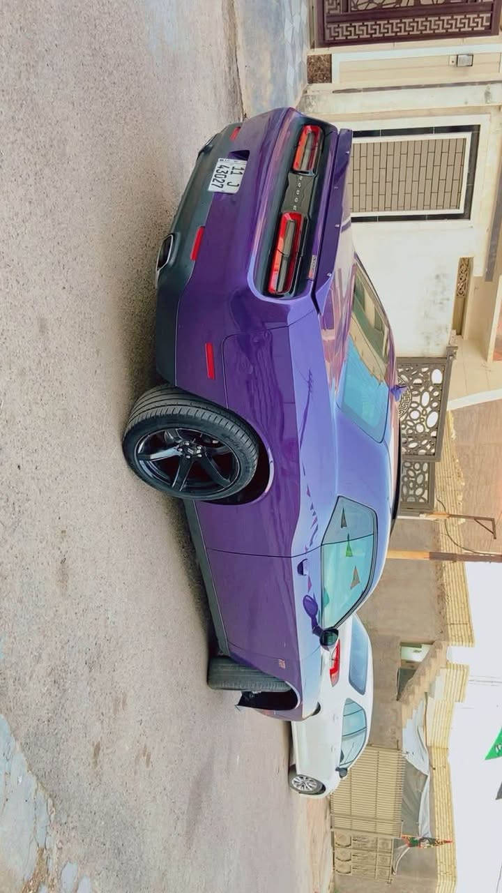 السلام عليكم
جالنجر 2016 
لون مميز بنفسجي 💜
رقم بغداد أنكليزي 
——————————————
مواصفات فول الفول اعلى شي 
١- فتحة 
٢- كراسي جلد + تدفئة مع تبريد 
٣- رادارات 
٤- شاشة كبيرة 
٥- تبريد قطعتين 
٦- تشغيل عن بعد 
باقي مواصفات الفول 
——————————————————
 حادثة بسيط بدون اي دواخل بية صبغ ٣ قطع فقط لغد شاصي مكفول رقم شاصي مرفق 
مكينه وكير بوضع الشركة تراية جديد ماشية ١٠٠ الف بدون اي نقص 
————————————————————————
مكانه :- بغداد 
السعر :- 138 بي مجال 
***********
