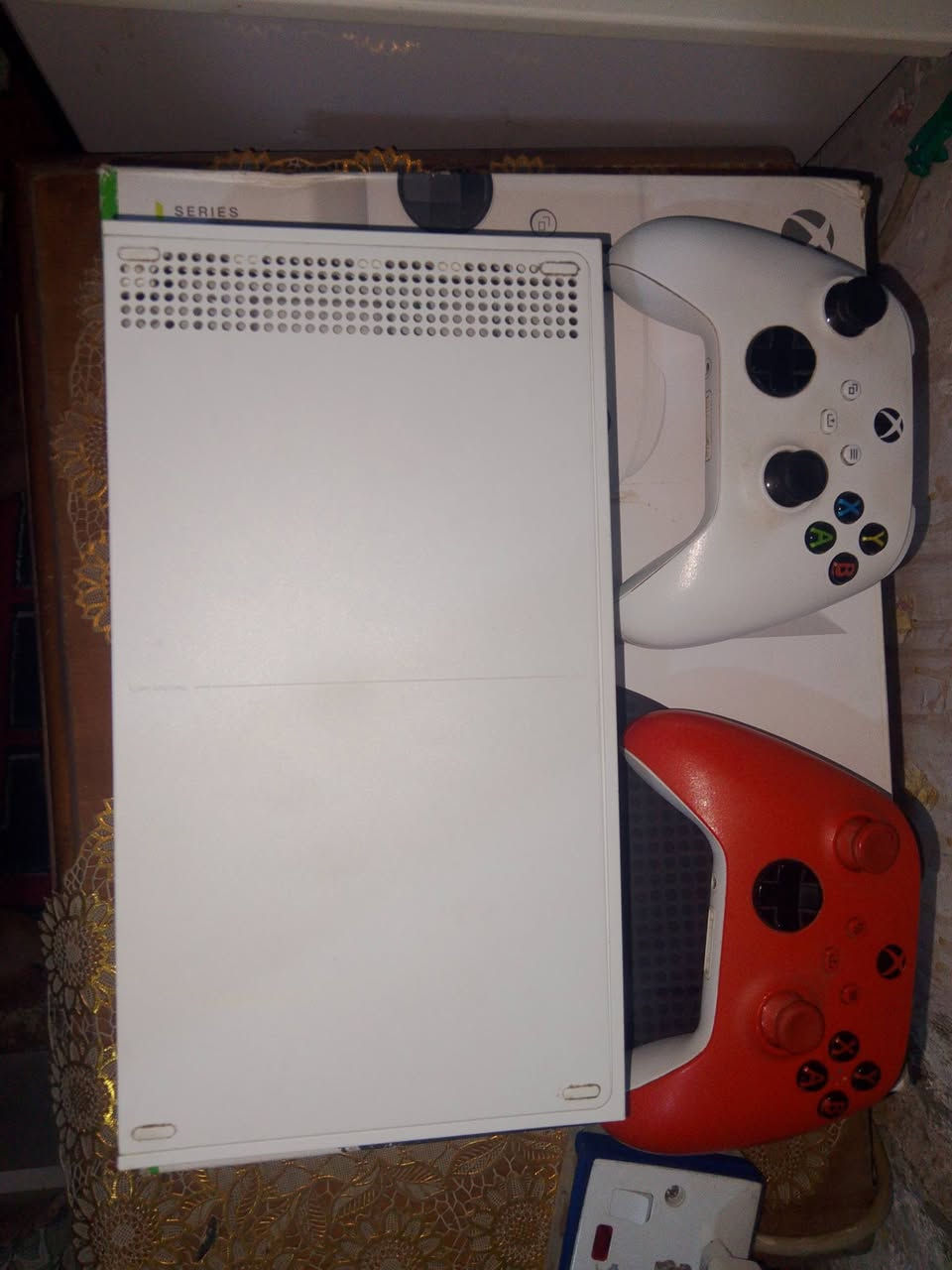 سعر(400)الف و شوف الوصف بي مجال للطيبين و شوف الوصف مهم
اكس بوكس مستعمل حالة نضيف و كارتون يجي ويا 

و يجي جوستيك 2الاصليات ابيض معا احمر

بطاريات و قاعدة شحن و شحن البطاريات

+ بي اربع اقطية 2الاصليات معا جهاز تجي و ثنين معا البطارية 

و يجي بي حساب راست و العب ثانوية

و اهم شي يجي معا علبته و كامل ملحقات الاصليات 

رايدة ب (400) و بي مجال للطيبين بس رحمة والديكم من تجيني لا تكسر بل سعر 

اذا تاخذة بهاذ السعر اطيك كيم باس هدية 3اشهر


**إذا كنت صاحب هذا الإعلان وتريد حذفه لأي سبب، رجاءا أرسل رسالة إلى الدعم الفني**