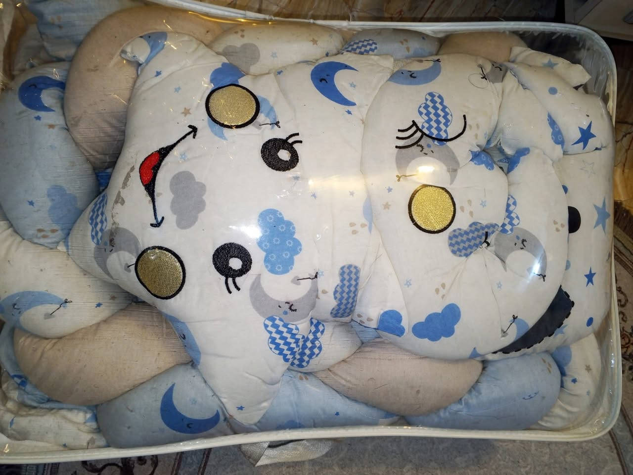 السلام عليكم للبيع
كريكوت خوص ولادي نظيف كلش ممستعمل ابد السعر 20 الف 
مخدة نوم ورضاعة السعر 10 الاف
ملاطة شحن مستعمله مرتين فقط السعر 25 الف
مصدات سرير السعر 25 الف
الغراض كلهن جدد واخذناهم وماحتاجيناهن
واذا تاخذوهن كلهن شلع ب 60 نهايتهن
عنواني بغداد / الاعظمية او سبع ابكار
للتواصل ***********
