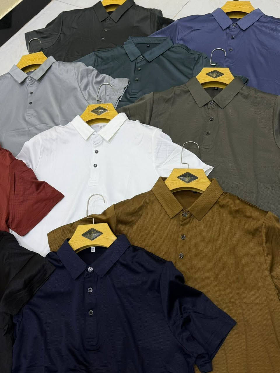بدي حرير ناعم   
قياسات 
M.4XL
صيني 
الدرزن 12 قطعه ب 48 الف 
تطلع القطغة ب4 فقط 
يوجد توصيل لجميع مناطق العراق


**إذا كنت صاحب هذا الإعلان وتريد حذفه لأي سبب، رجاءا أرسل رسالة إلى الدعم الفني**