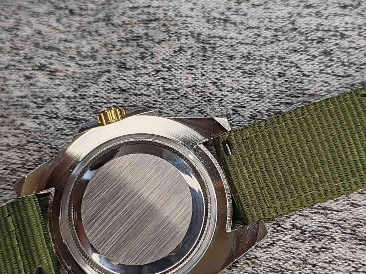 ساعة رولكس سبمارينر سبورت
رنگ متحرك و عرض تاريخ يومي
قفل مختم
السعر ٣٥ الف مكاني بغداد و موجود توصيل


**إذا كنت صاحب هذا الإعلان وتريد حذفه لأي سبب، رجاءا أرسل رسالة إلى الدعم الفني**