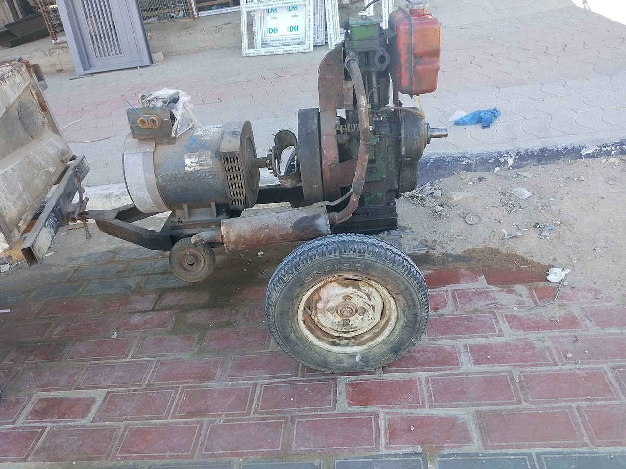 مولد هندي شغال فول محرك نص هندر 10كيفي 30أمبير مكانها كربلاء سعرها 450
***********
