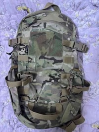 يالله  جنطة مولتكم حجم وسط ترهم على الدرع تكدر هم بدون درع تستخدم اصلي...