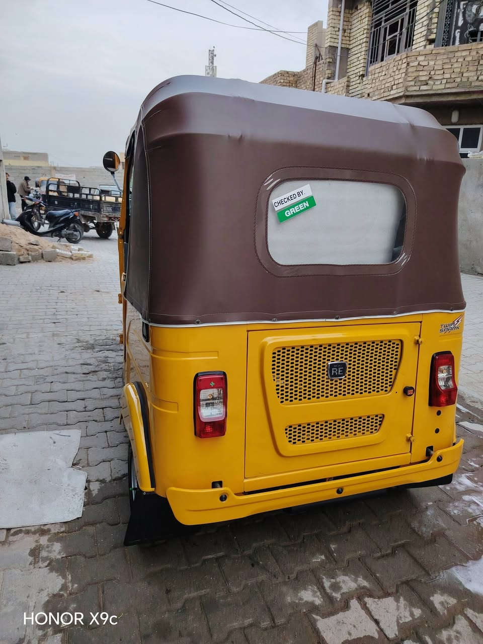 السلام عليكم للبيع تكتك 2021 شهر ال 12 رقم وسنويه تحويل ثاني يوم مكينه وكير واكسل بل جيس تراي مال زيرو كبل للشارع كشر مكفول بس دوس معمرات خلفيه وين تريد روح افحص مكاني بغداد الشعله ***********
تكتك اي نقص مابيهه
