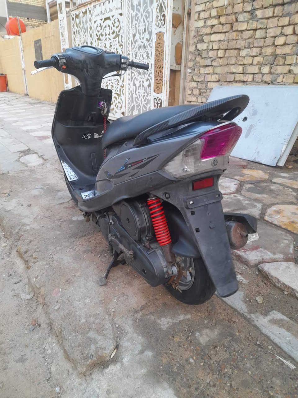 سلام عليكم  شباب دراجه البيع ماكس عدله  مفتوحه  سعر 650 وبيهه مجال لشراي مكاني مغربه واني مكلف بل نشر التواصل ***********
