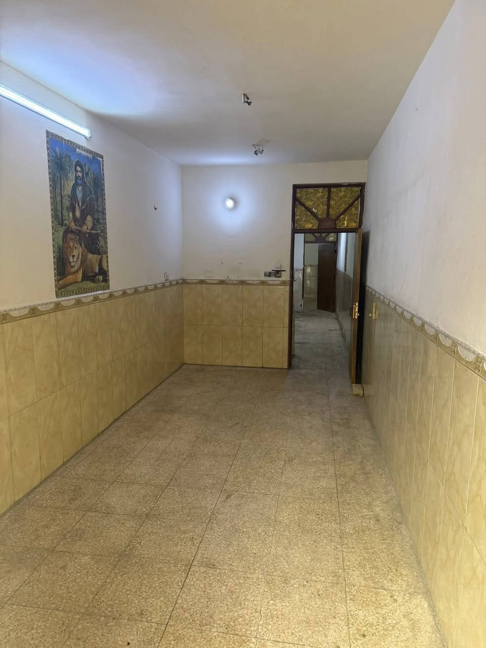 مشتمل للاجار الشعب قرب مدرسه التربيه استقبال
وخدمات ومطبخ وغرفه جوه وغرفتين فوك نضيف 

السعر ٤٠٠ معروض بمكتب الكناني ***********
