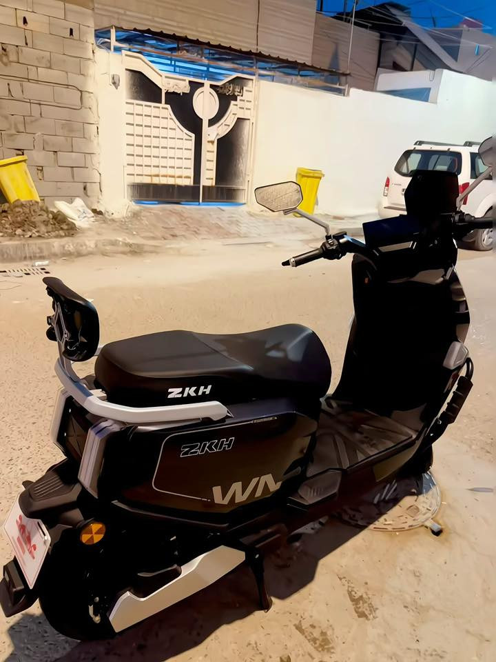 🔴 الصاعقة 2026 للبيع 🔥
🔴الصاعقة 2026🔥
دراجة شحن الصاعقة 
اللون مميز
 بنفسجي على ازرق 
من ماركة هاوجي zkh  دراجة جديدة 
3 سرعات سريعة جداً 
ماشية بالشاشة 1500 يعني دراجة جديده
تمشي بالشحنة الواحده 55 كيلو 
6 بطاريات 32 أمبير 
72 فولت 
نضام ال P
نضام الرجوع للخلف R 
نضام مثبت السرعه  
نضام حساسات جانبية وخلفية ومانع للسرقة 
تشغيل سويج وبصمه بصمتين وسويجين تشغيل عن بعد 
گلوبات عالي ناصي قوي جداً 
أشاير يمنى يسرى 
الكهربائيات كلهن شغالة 
هورن عالي
مرايات
صندوق كبير داخلي 
الملف 2000 حقيقي 
🔴السعر : 900 الف وبيهة مجال شي قليل للشراي 
العنوان : البصرة : الامن الداخلي
الرقم : ***********
