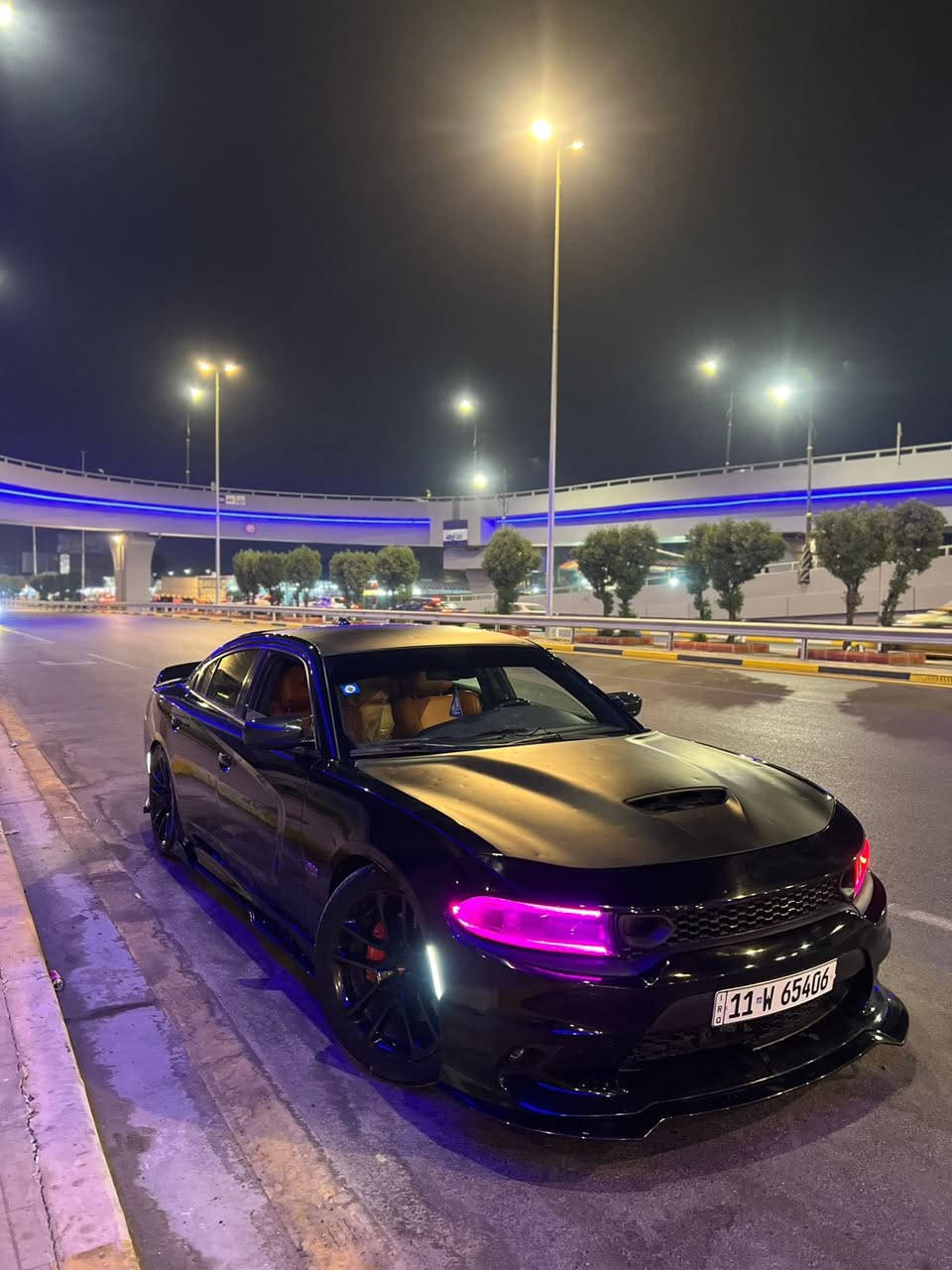 سلام عليكم 
دوج جارجر 2017/SRT/6400cc
السياره راجمه ومعروفه جديده بشكل حادثها بنيد وجاملغ مبدل بلادي بدون قطره صبغ ولا فتح  وبيها سونار المندلاوي وبيها حالوب هنا بل عراق القماره من جهت السايق والبنيد. السياره كامله للاخير ومصروف عليها كلشش هواي ماشيه ٧٠ الف فقط
سنويه ورقم جديد 

الاضفات الي عليها 
اويل كاج كان 
ميثانول 
جكات كاتباك جدد 
وسطيات slp اصلل مو تجاري
دركه كاربون فايبر RPM
شوته وهدرز 
غرفه هلكات قرميدي 
سقف روز 
لد زرع متغير اوركل 
ويل سكات ٢٠٢٢ جديد 
لحيه اماميه +دوس+زعانف+كفر مري وبيبان 
+ دفيوزر خلفي + سبايدر ريد اي + شفقه خلفيه عليها سستم كامل السياره 
عليها ولف حماوه موشميتو الاصلي 
مراوح srt مال خليجي دبل 
ادامه منضومه الراديتتر حماوه اذا تصعد لل٩٠ اخذها ببلاش للسياره 
وعليها ادامه كامله بلكات+ نوزلات وتنضيف غرف الاحتراق. 
عليها برمجه وتفريغ  الوحش ايكل نضام سيفتي كامل 
سعر السياره ١٨٨ ورقه بيها مجال بسيط للشراي والصرف المصروف عليها كلش  هواي 
مكانها بغداد  الكاظميه 
***********
