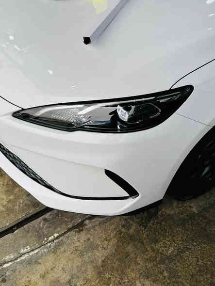 .{.♥️مجموعه الملك لتجاره السيار♥️.}
          
        ✅نقدم لكم افضل العروض لزبائن الكرام✅ 
☑️🔥عروض نهايه السنه الاسعار نار                  
            🔥وفرنا لكم بوايدي بانواع المذكورا 🔥
1️⃣بي وايدي سيل 5  
2️⃣بي وايدي دسترويل  
3️⃣بي وايدي كين بلاص 

🧩🔥كامل+كارت وشاحن+فوم +مثلث 
وفوم ومثلث 

العنوان ⬅️بغداد الكريعات نهايه شارع المعارض 

☎️ للاستفسار 

☎️***********

☎️***********

✅ مواصفات السيارة

 • المحرك ونظام الدفع:
 • محرك بنزين 1.5-لتر (4 سلندر) مدمج ضمن نظام الهجين “DM-i”.  
 • محرك كهربائي (و/أو ضمن النظام الهجين) يعطي قدرة تقريبية 120 كВт (≈163 حصان) وعزم ≈ 210 نيوتن-متر.  
 • نظام الدفع: دفع أمامي (Front-Wheel Drive).  
 • الأداء والمدى:
 • تسارع من 0-100 كم/س في حوالي 7.6 ثانية.  
 • سرعة قصوى تقارب 180 كم/س.  
 • سعة البطارية في بعض الطرازات: 15.87 كВт·ساعة تقريباً للبطارية المدمجة بالنظام الهجين.  
 • مدى القيادة كهربائياً (في بعض المواصفات): حتى 120 كم تقريباً.
