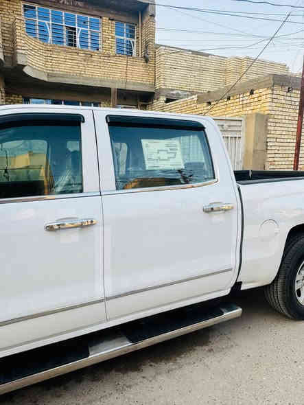 السلام عليكم
سلفرادو 2017 السياره جاهزه من كلشي 
8V 5300 
فور ويل 
باب طويل بدي قصير المرغوب 
شاشه كبيره 
تبريد منفصل 
كامره دواره 
دوشمه جديده 
تخم تاير جديد 
باتري جديد 
حداديه جديده 
السياره عليها ادامه كامله ماتصرف ولا دينار 
مابيها نقص ولا برغي 
حادث جانبي 
بجم كبس بلادي شركه 
ايرباك برده فقط 
رقم بغداد باسمي. شرط التحويل 
سنويه جديده لغايه 2029
السعر $185
‼️‼️بيع فقط فقط فقط 
مكاني بغداد  الكاضميه 
***********
