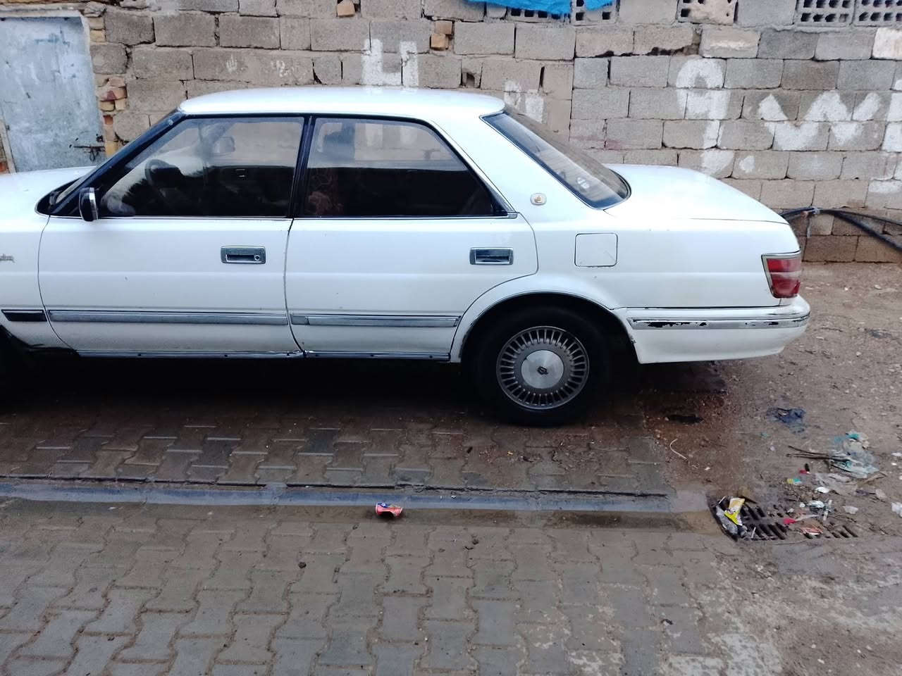 سلام عليكم سيارة البيع او مراوس حسب  مكينه وكير مكفولات سياره مكفوله من صبغ وضربه ونقل جثه مديل 1993 بلاديه  ***********
