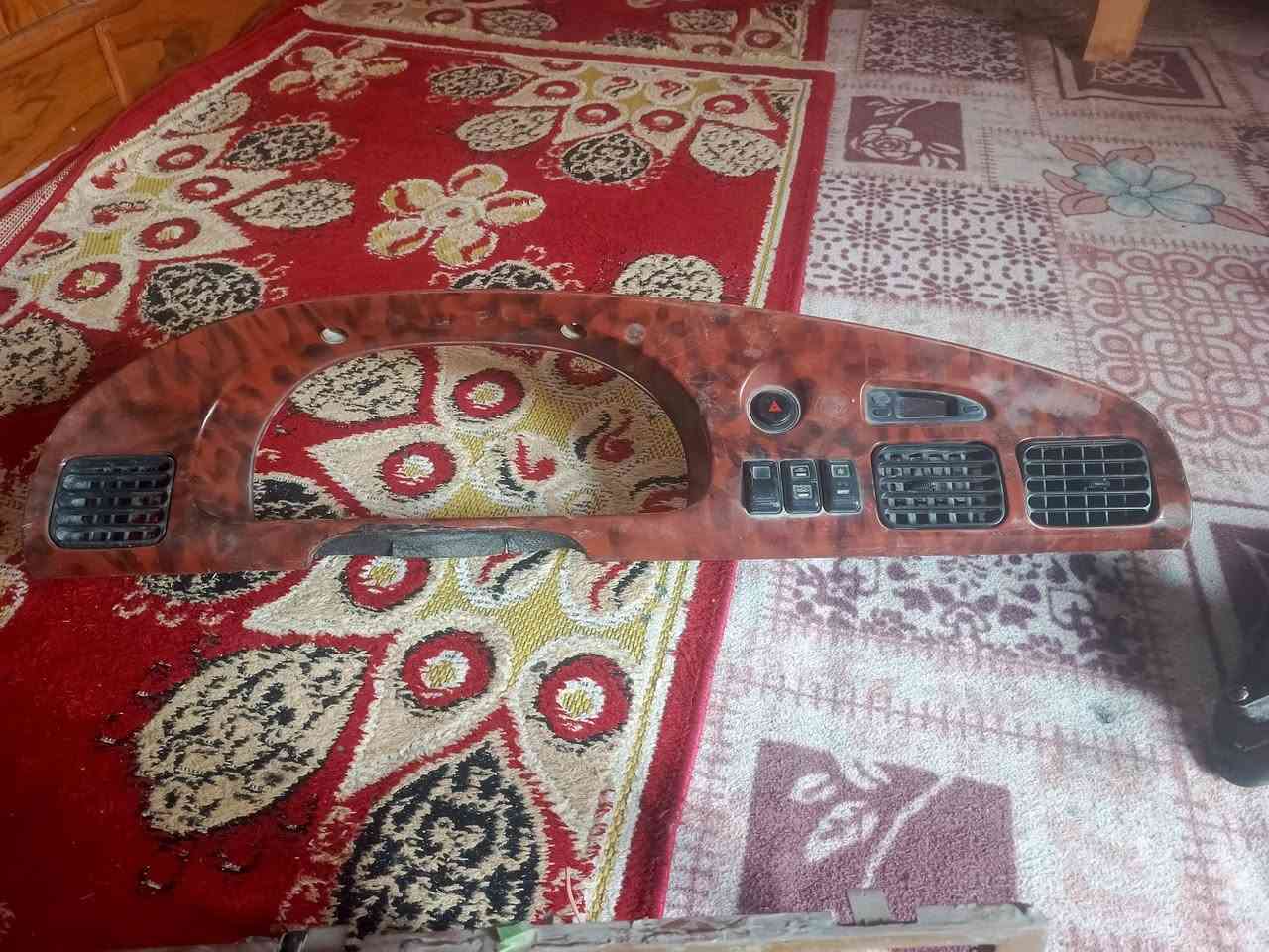 غراض بريجؤ لبيع شفتات مرايه جهة العبري اصليه  عضمات داخل حاضن راديتر  سكنات دعاميه  منسبات مكاني نجف كله اصلي  موتجاري  ***********
