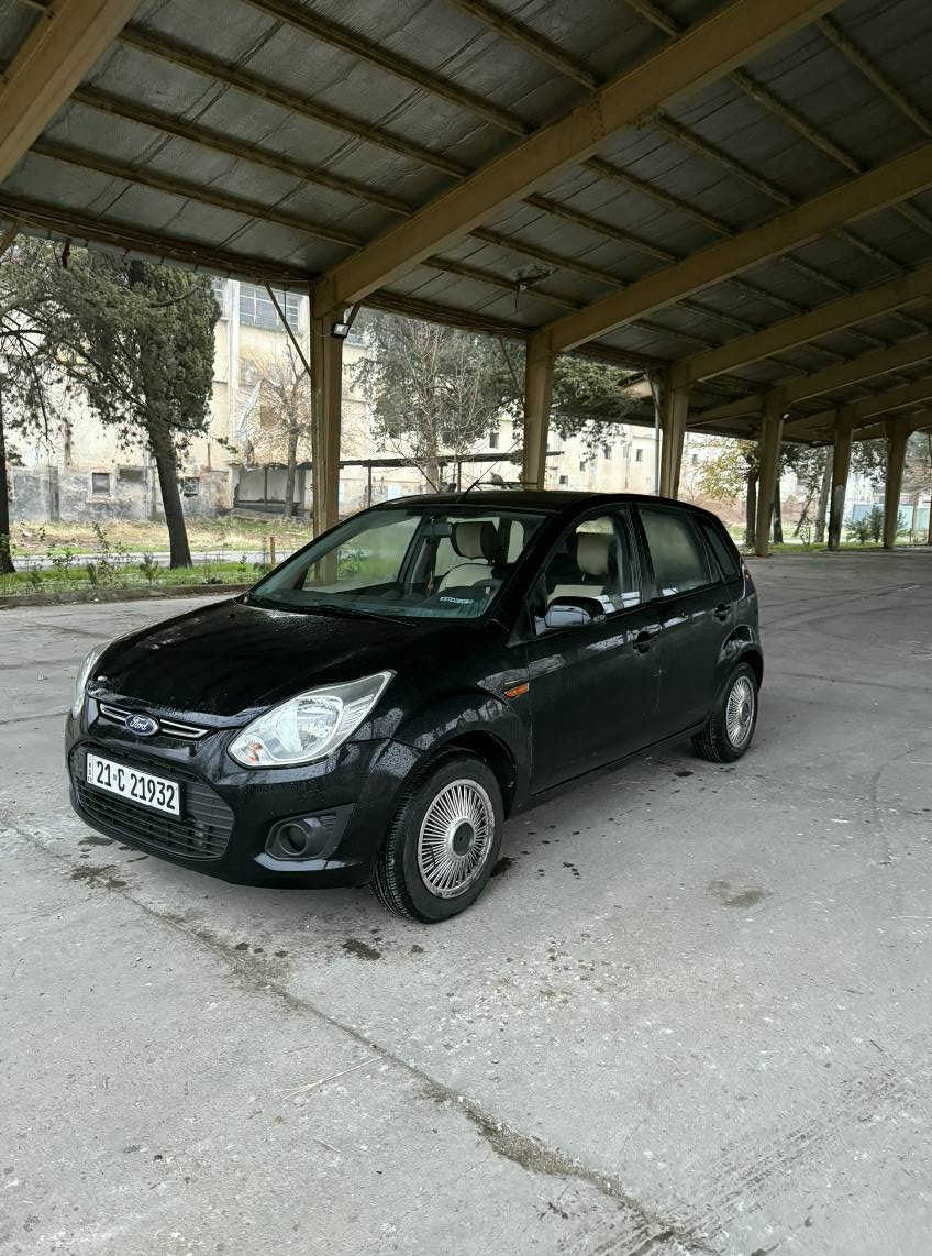 فۆرد فیگۆ ٢٠١٥ی شەریکەی نیڤا
سەنەوی تا ٢٠٢٨
یەک بست بۆیاخ و لە چەند شوێنێکەوە ساردی هەیە، بێ کاڵبوونەوەیە
ئێرباگی نەتەقیوە
گێڕ و مەکینە بە شەرت
٢ جام کارەبا
٤ تایەی تازەی لەسەرە
حاسەی پشتەوەی بۆ دانراوە
جامی دواوە هیتەر
یەک دەنک مەسرەفی نییە هەموو گیانی بە شەرت
١٤١،٥٠٠کم ڕۆشتووە
٩٠ گەڵا و مەجالێکی کەم
ئاسیا: ***********
کۆڕەک: *********** السليمانية, العراق
