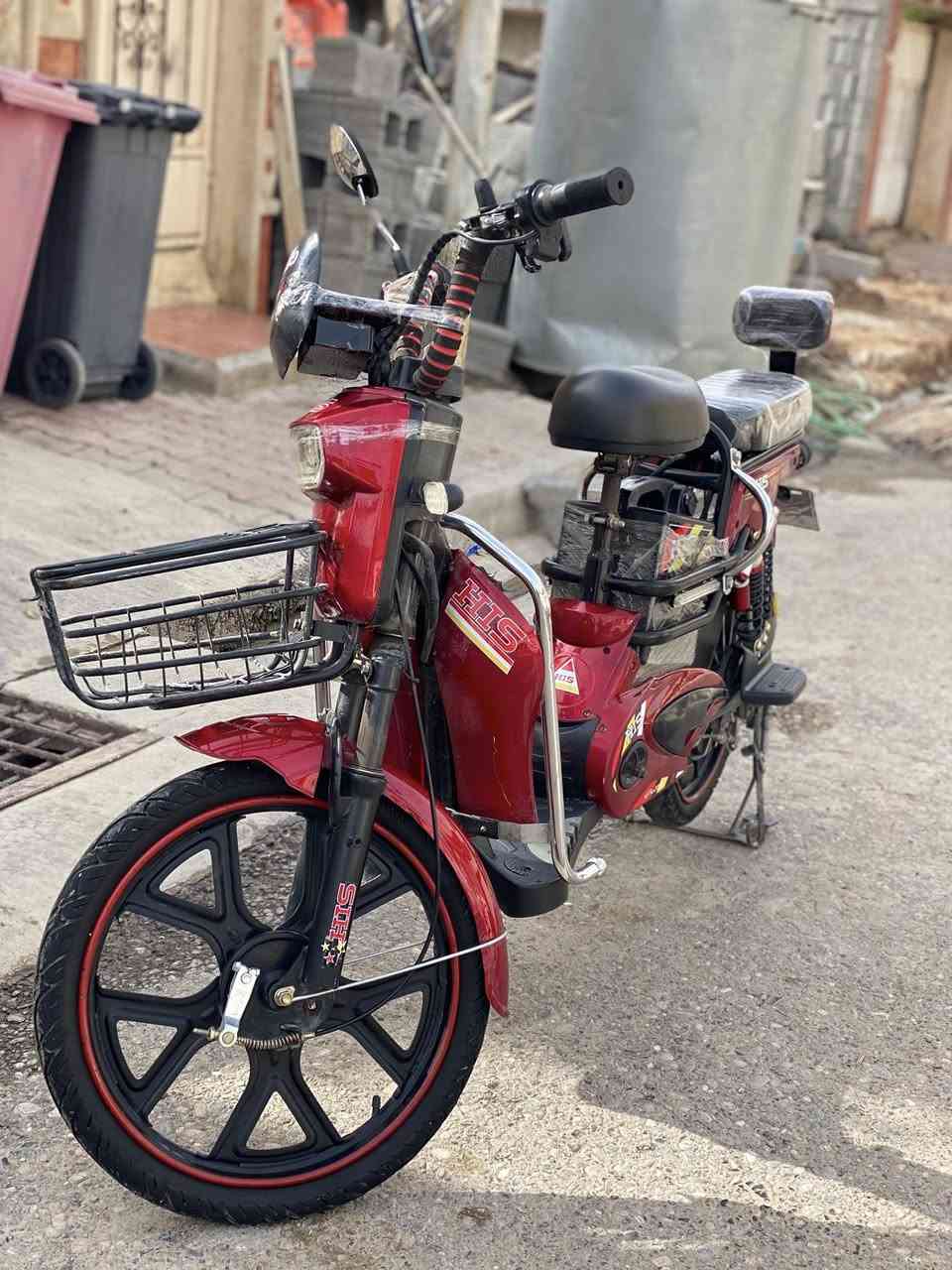 سلام عليكم 
عندي هاي دراجه شحن هايس
2024
خالي من العطلات والبطاريات متوسطه القوى 
رايده ب 200 قفل


**إذا كنت صاحب هذا الإعلان وتريد حذفه لأي سبب، رجاءا أرسل رسالة إلى الدعم الفني**