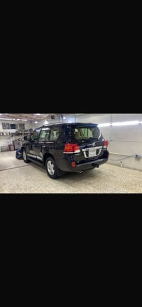 لاندكروز Gxr موديل 2012 للبيع  ٨ سلندر  4600 حجم مكينه كشنات مخمل  وبا...