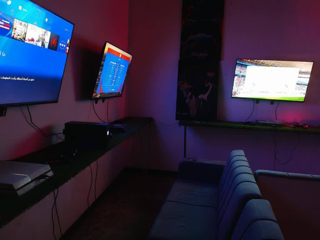 سلام عليكم قاعه للبيع
تحتوي على 4بلي فور سلم
4شاشات الحجم 45
2يوبياس
ديكور العاب 
قنفات
مييز للبلي
قاعه جديده
مكان نجف تلفون ***********
