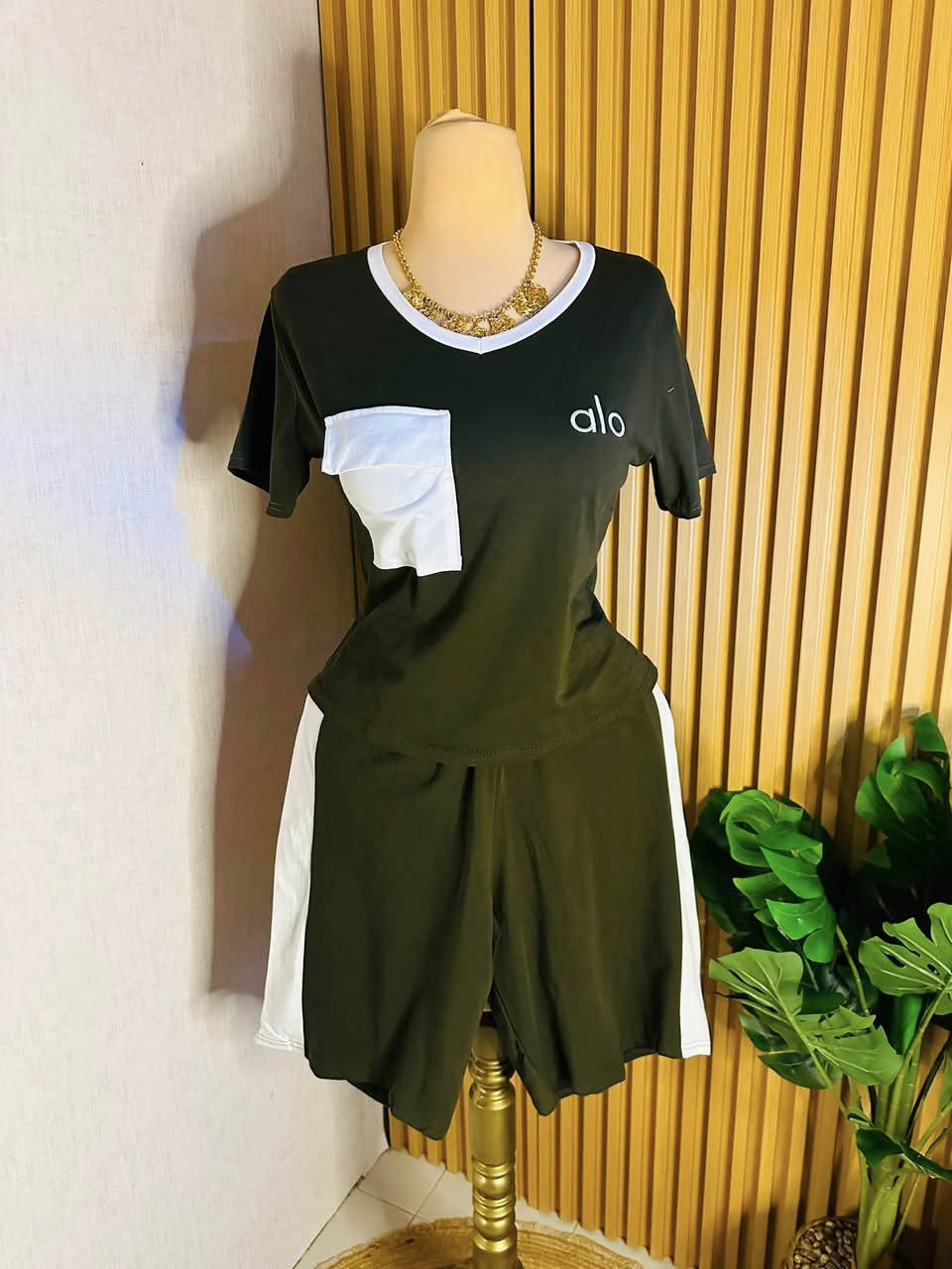 تراكات برموده نسائي 🎀🤍
خامه فانيله تركي درجه اولى قطني 🍭
قياس l_xl_xxl_xxxl 

متوفر بعدة الوان 
________________________


**إذا كنت صاحب هذا الإعلان وتريد حذفه لأي سبب، رجاءا أرسل رسالة إلى الدعم الفني**
