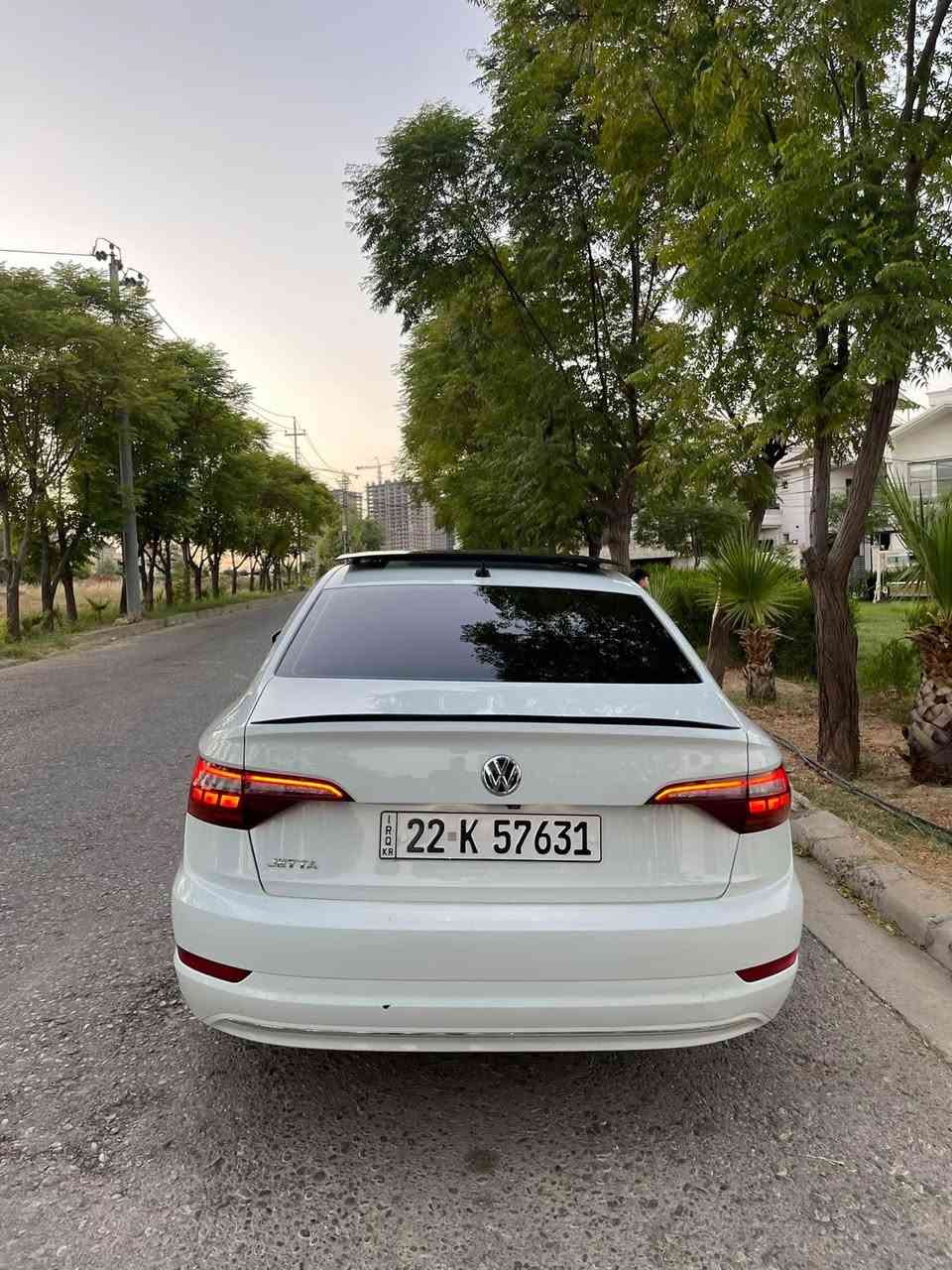 سعر_مناسب جدا 158 ومجال
‏volkswagen jetta 2019
فول مواصفات بانوراما سلايت
الداخل لون بيسي جلد هيتر
رادار امامي و خلفي و جانبي360
هندبريك بصمه
كوشنات تدفئة
نضام ايكو سبورت نورمال
بيها جاملغ وربع باب. بدون دواخل ايرباك سليم بشرط
سياره بعد بي هواي مواصفات 
عنوان السيارة دهوك
رقم أربيل ع اسمي السيارة
السعر  158 ومجال
للاستفسار 
واتساب.  
***********
